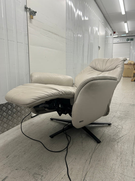 Himolla Stratus Leather Power Recliner Chair With Integrated Footrest 2021 Medium Pre-Loved