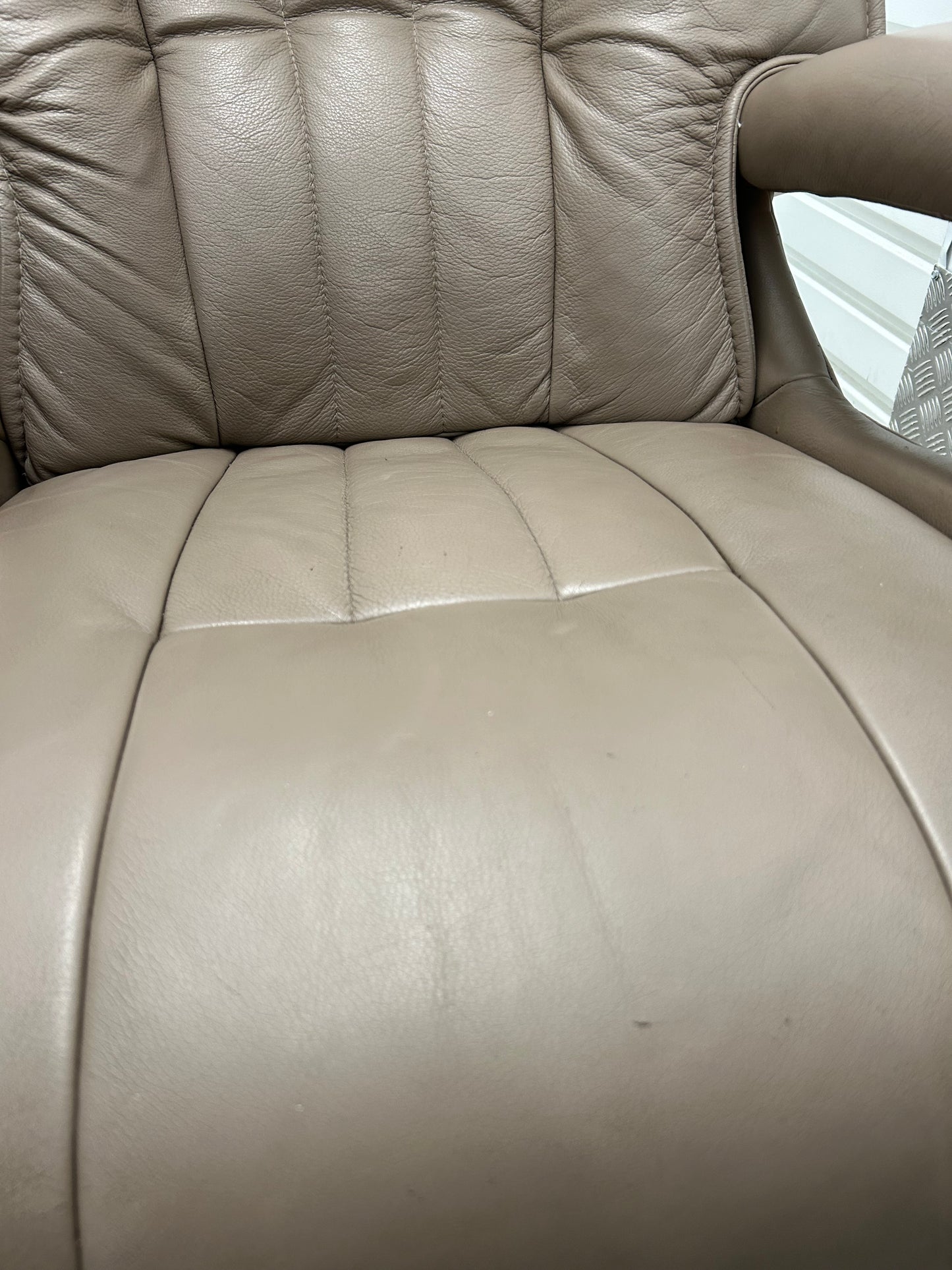 Himolla Mosel Midi Earth Leather Recline & Swivel Chair Integrated Footrest Pre-Loved