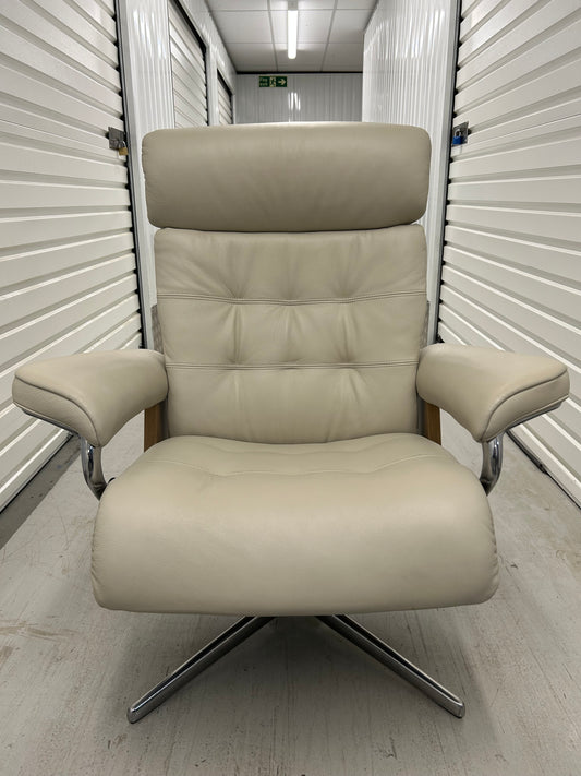 Ekornes Stressless Erik Grey Leather Recliner Chair & Stool Med New