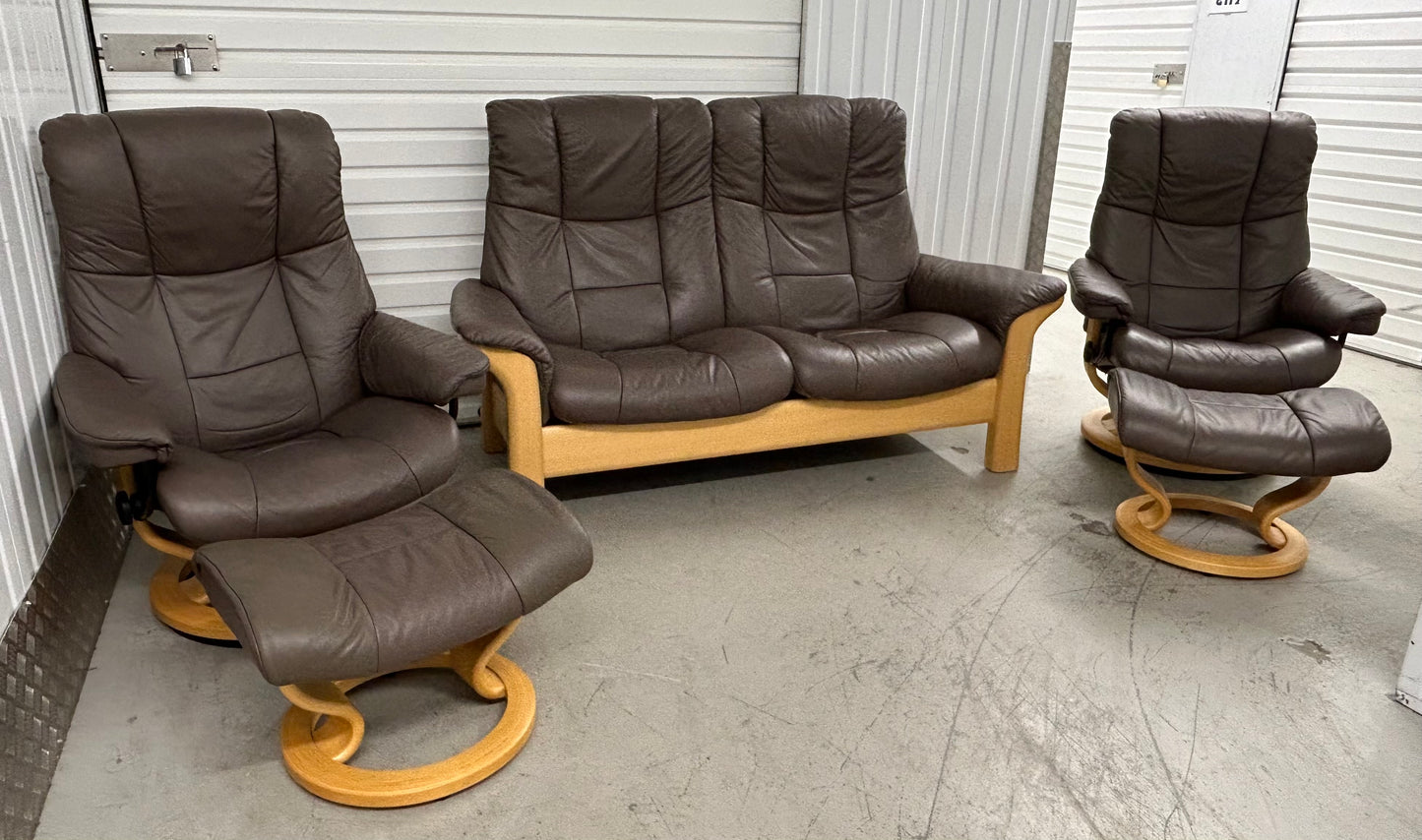 Ekornes Stressless Recliner Leather Suite - Sofa, 2 Swivel Chairs & Footstools Pre-Loved
