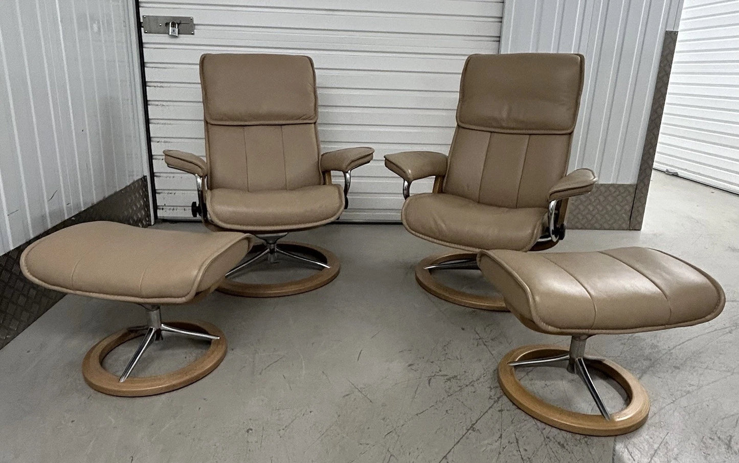 Ekornes Stressless Signature Admiral Leather Recliner Chairs/Stools Medium Pair Pre-Loved