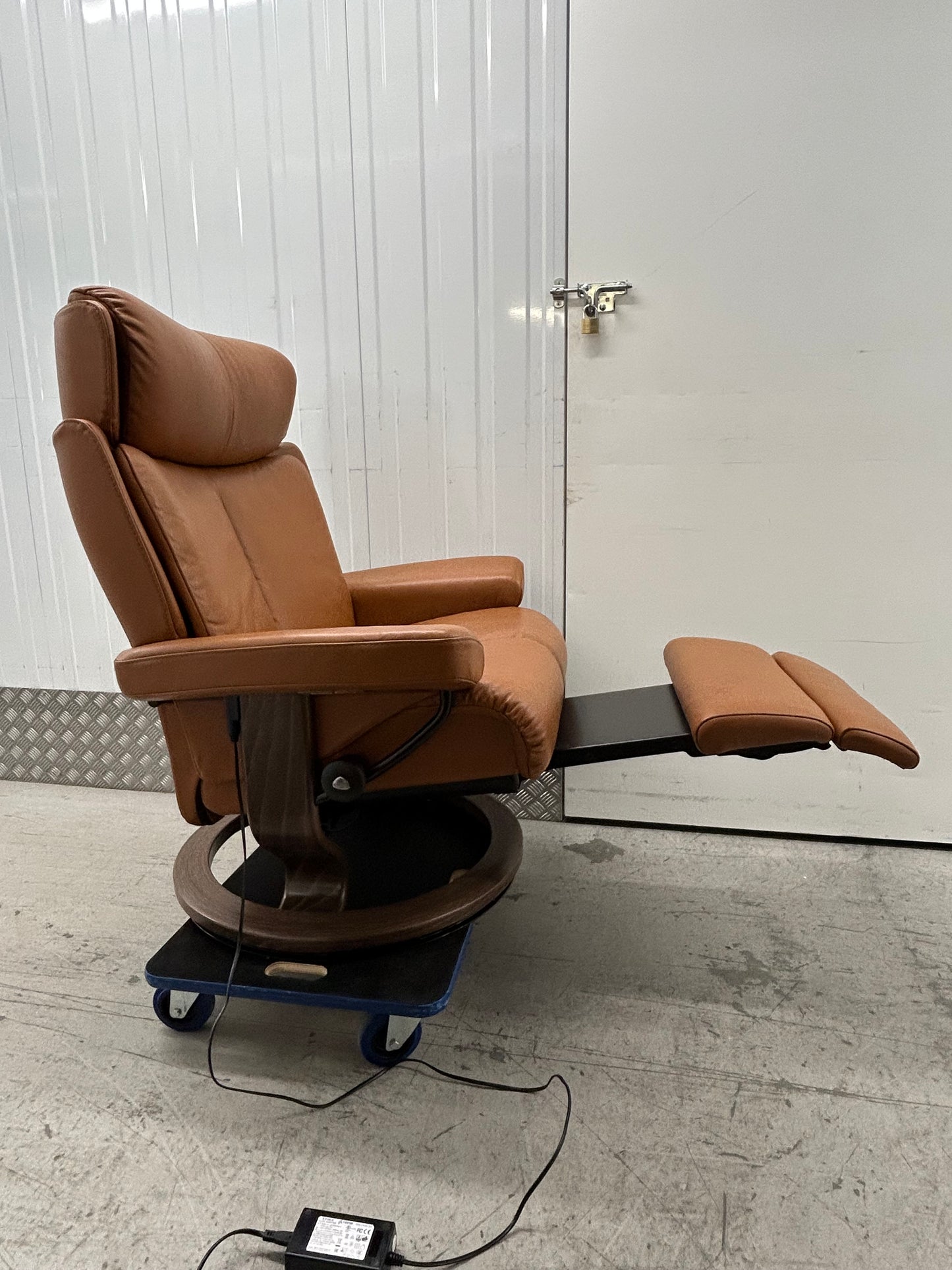 Ekornes Stressless Magic Large Size Leather Power Recliner Armchair 2021 Pre-Loved