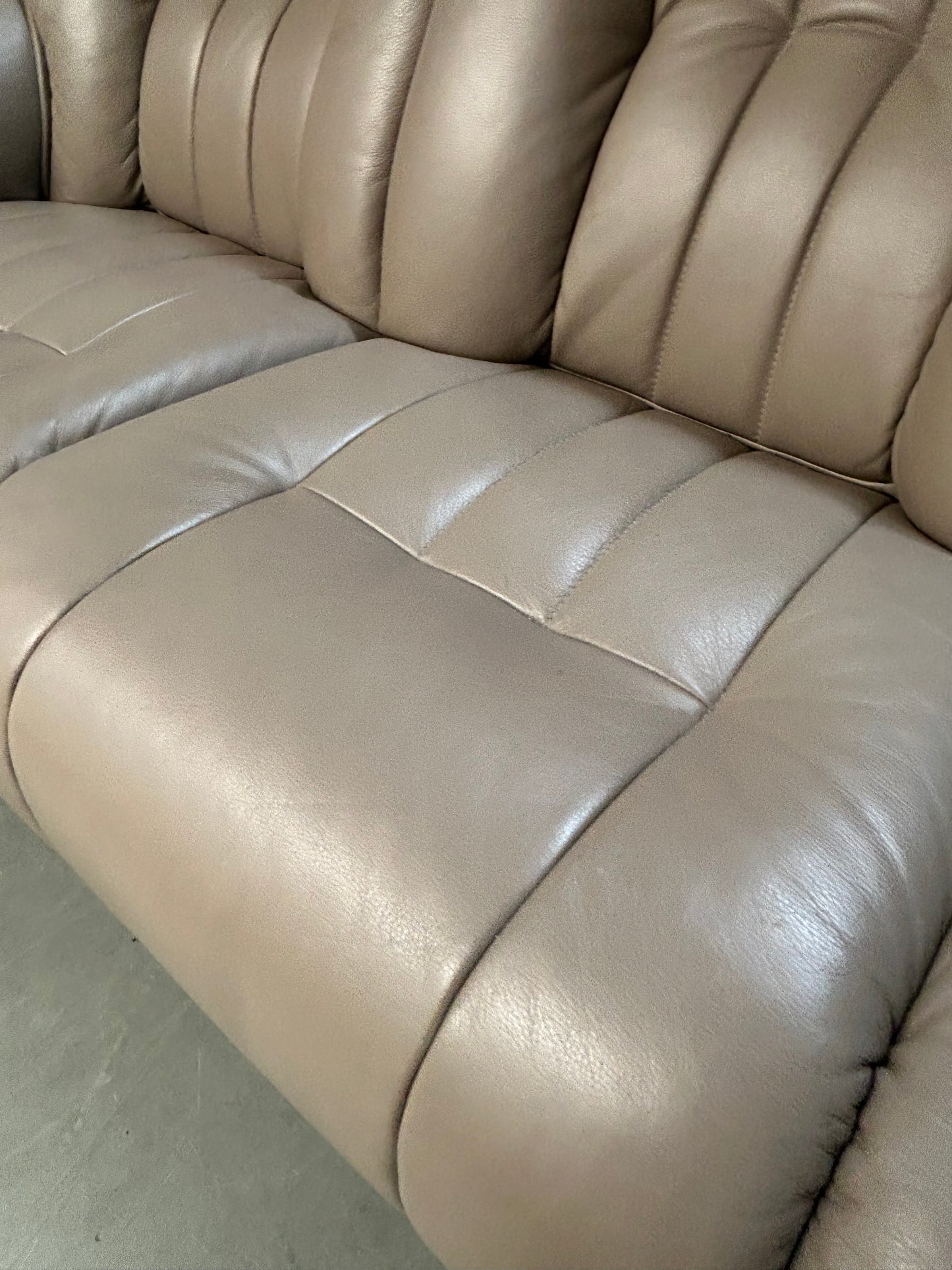 Himolla Rhine 3 Seater Earth Leather Fixed Sofa (Non Recliner) Pre-Loved