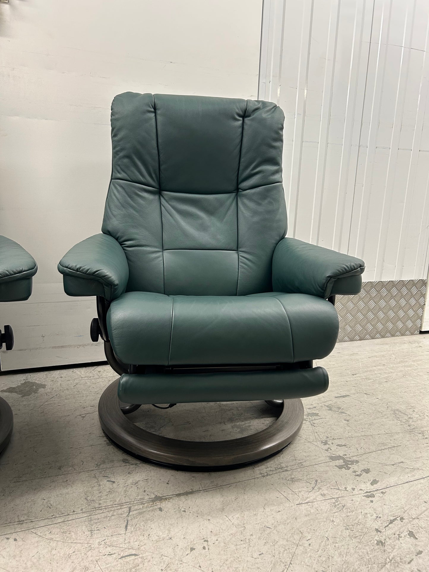 Ekornes Stressless Mayfair Medium Size Green Leather Power Recliners Pair Pre-Loved