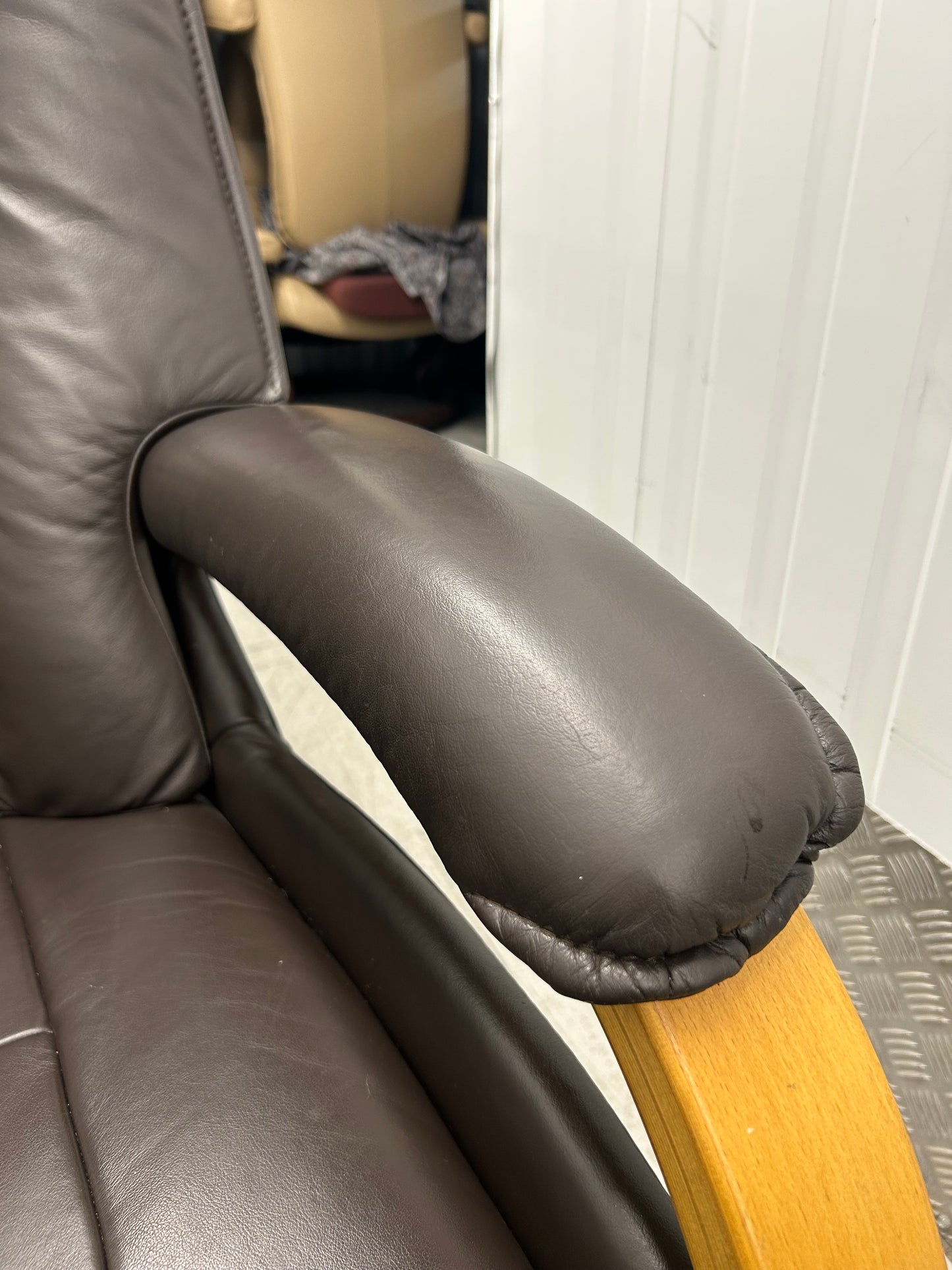 Himolla Mosel Maxi Brown Leather Recline & Swivel Chair Integrated Footrest Pre-Loved