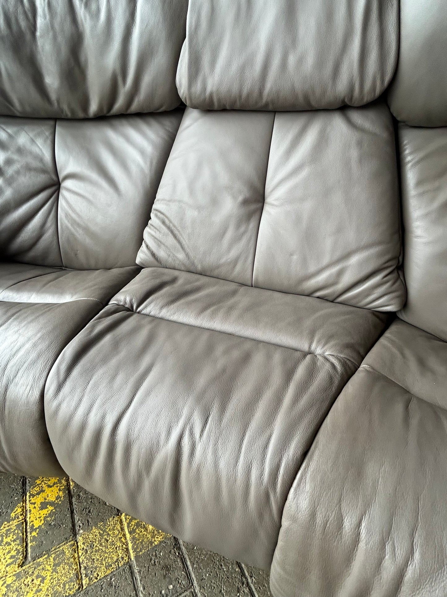 Himolla 3 Seater Curved Leather Recliner Sofa With Retractable Table Pre-Loved