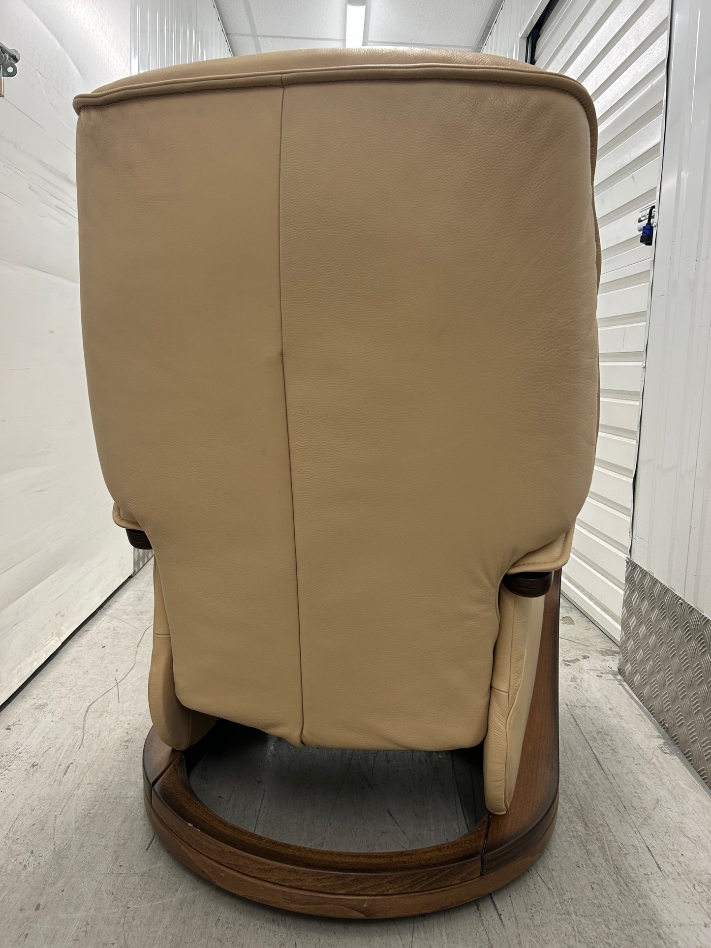 Himolla Mosel Maxi Leather Recline & Swivel Chair Integrated Footrest Pre-Loved