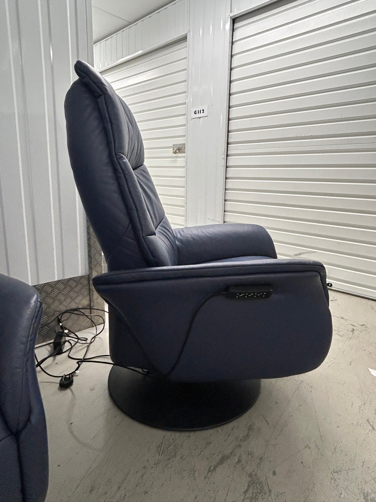 Himolla Azure Blue Leather Power Recliner Armchairs & Matching Fixed 2 Seater Sofa Pre-Loved