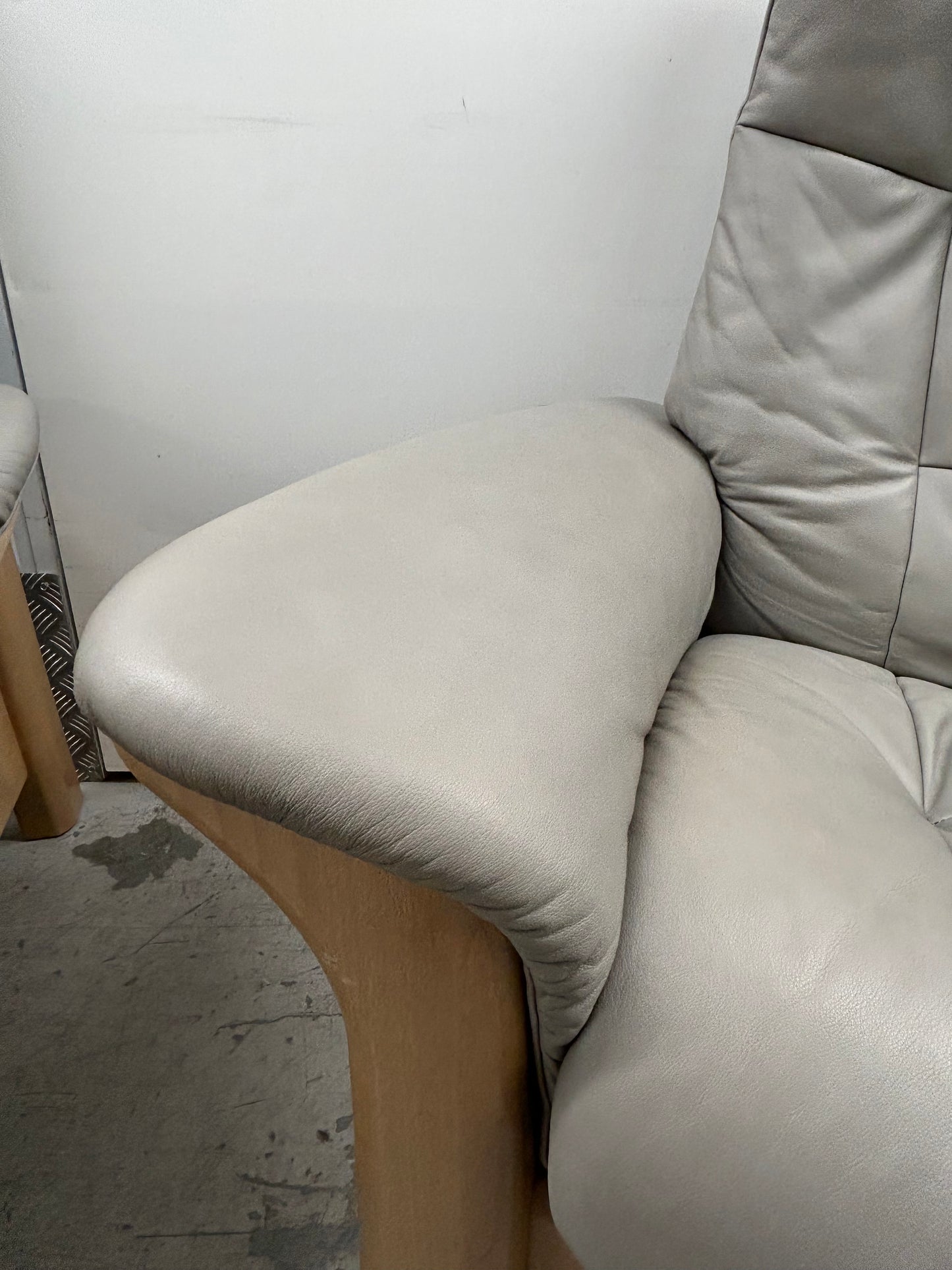 Ekornes Stressless Windsor Recliner Armchairs & Footstools Silver Grey Pair 2023 Pre-Loved