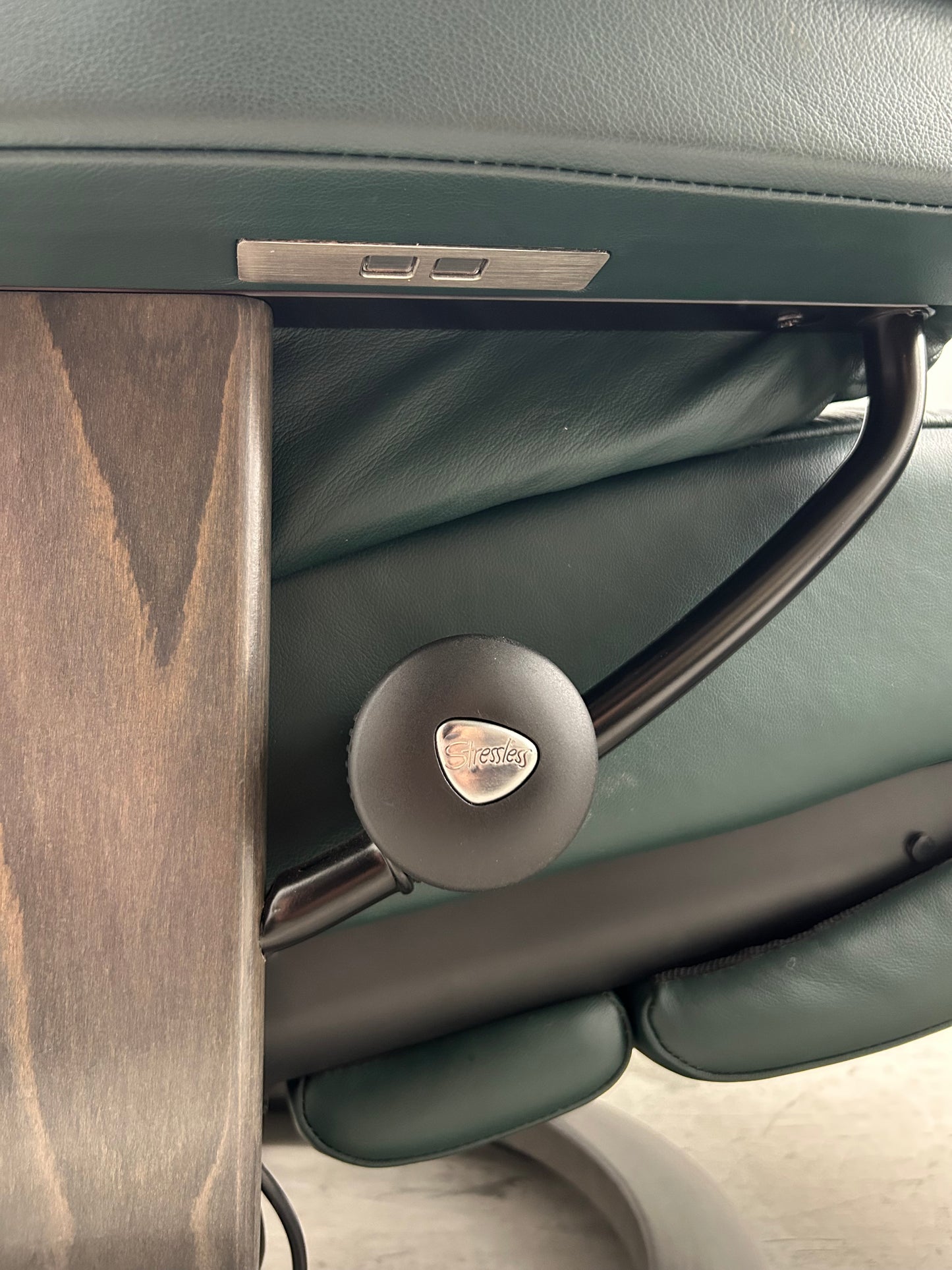 Ekornes Stressless Mayfair Medium Size Green Leather Power Recliners Pair Pre-Loved