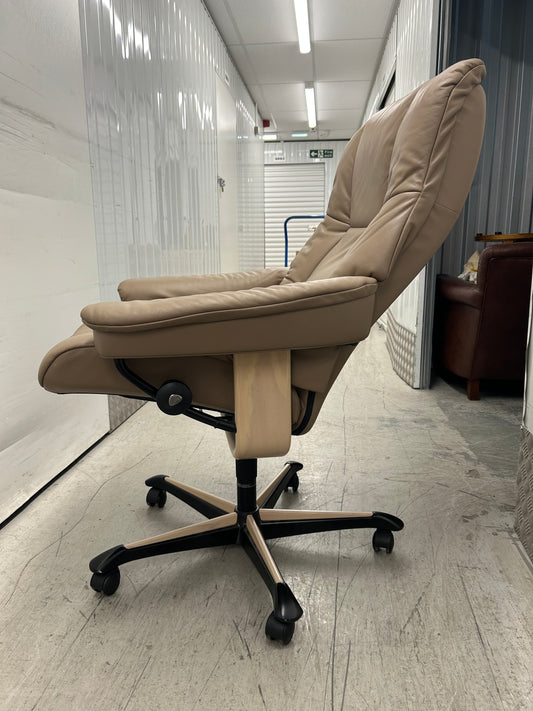 Ekornes Stressless Mayfair Recliner Funghi Leather Office Desk Chair Pre-Loved