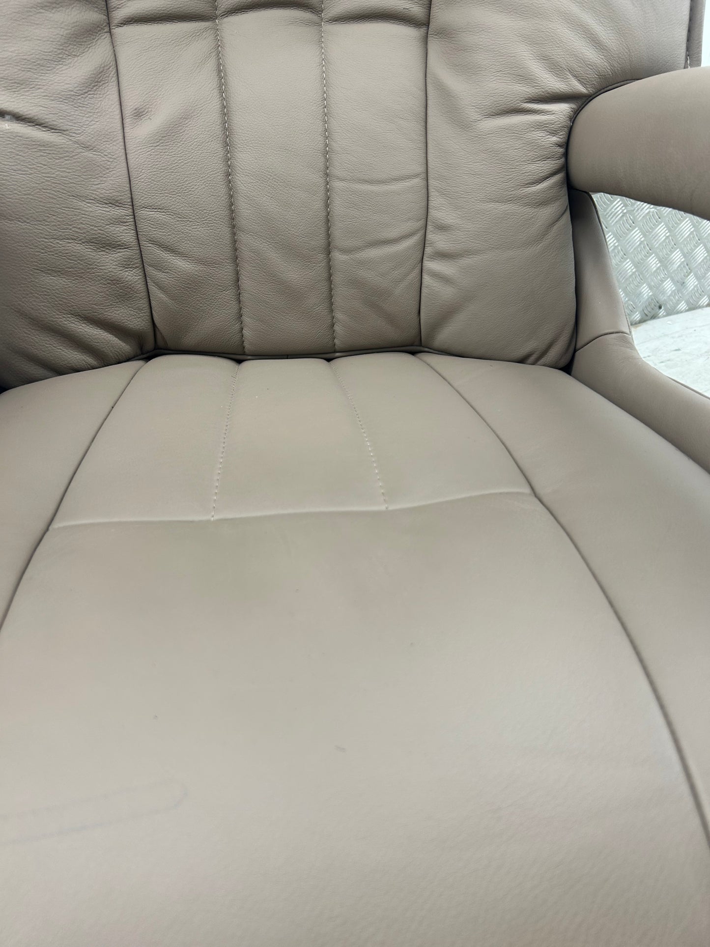 Himolla Mosel Midi Power Leather Recline & Swivel Chair Integrated Footrest 2024 Pre-Loved