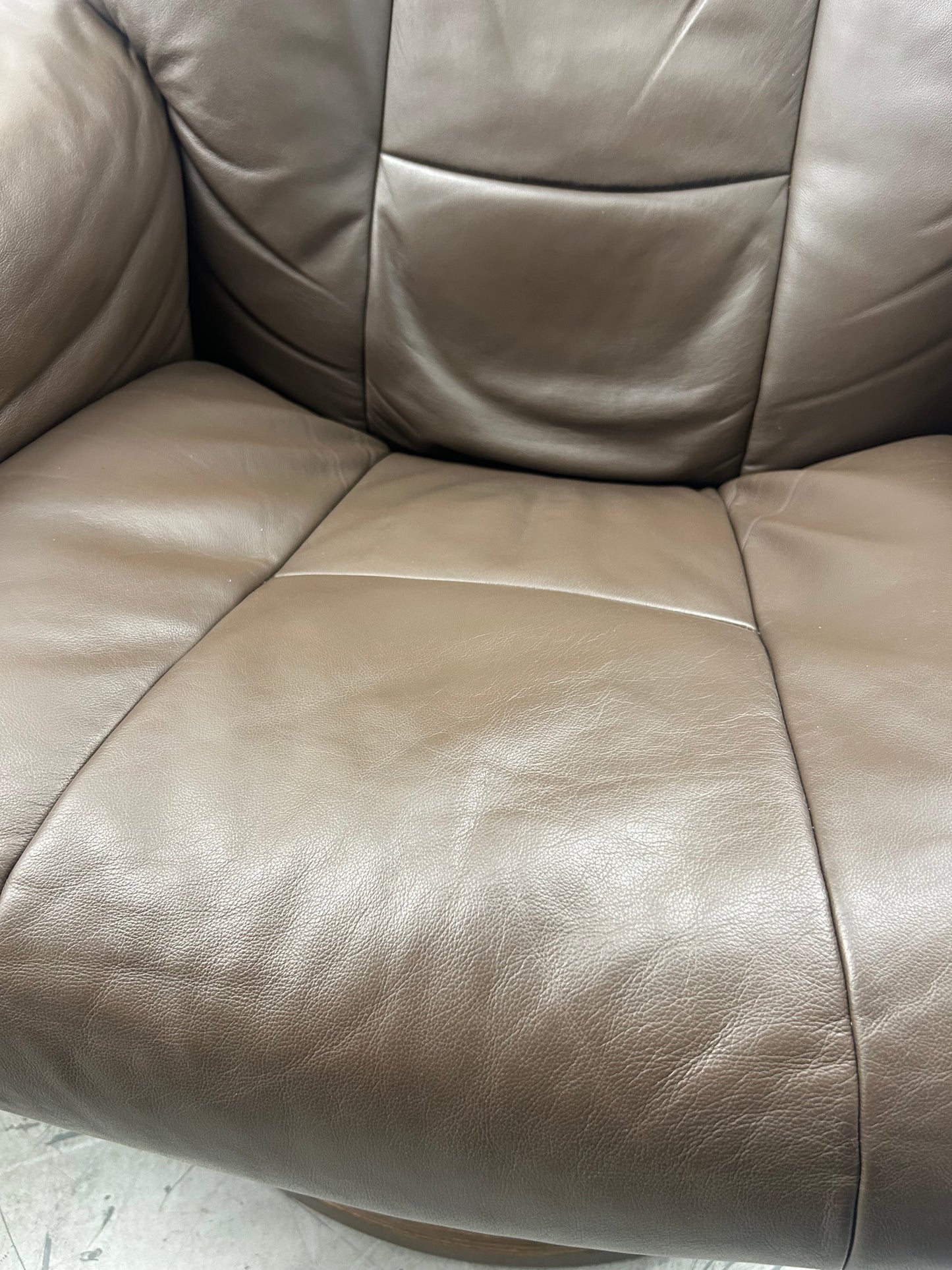 Ekornes Stressless Signature Mayfair Chestnut Leather Recliners Medium Pair Pre-Loved