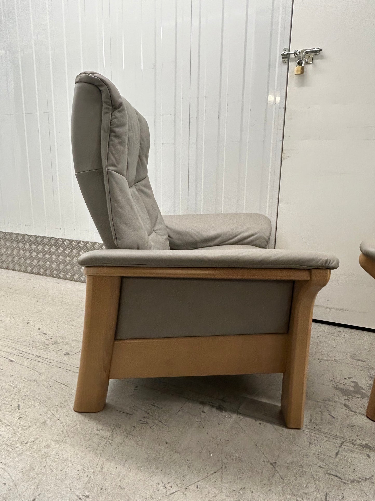 Ekornes Stressless Windsor Recliner Armchairs & Footstools Silver Grey Pair 2023 Pre-Loved