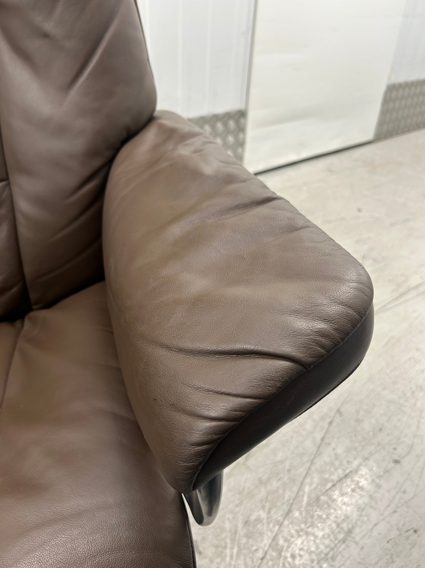 Ekornes Stressless Signature Mayfair Chestnut Leather Recliners Medium Pair Pre-Loved