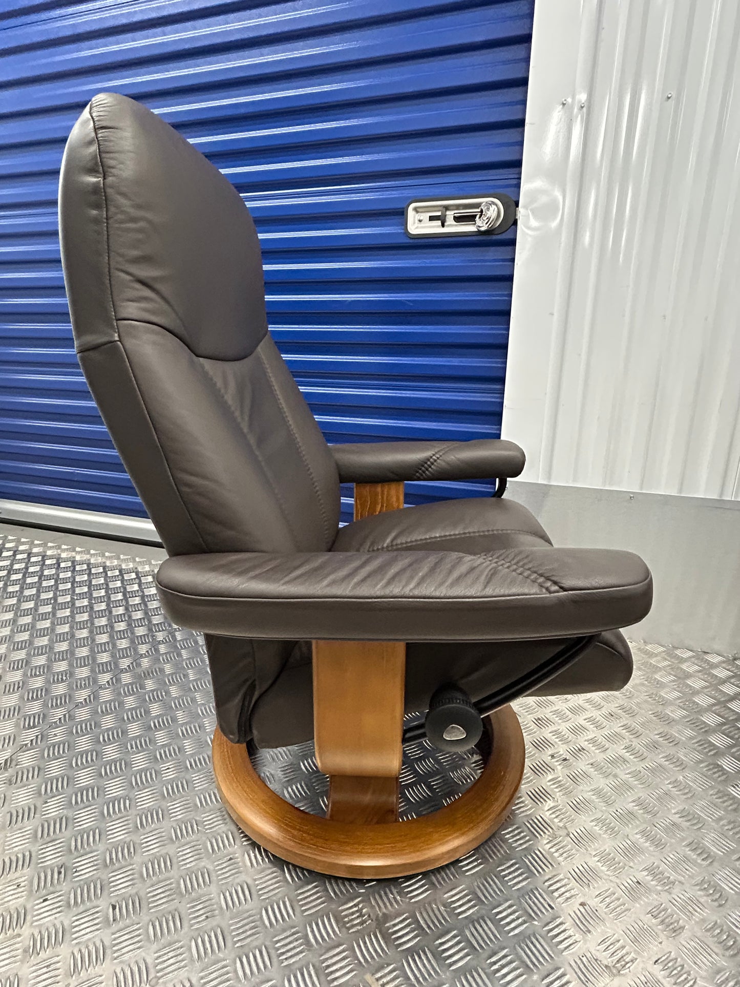 Ekornes Stressless Consul Recline & Swivel Brown Leather Chairs & Stool Pair Pre-Loved
