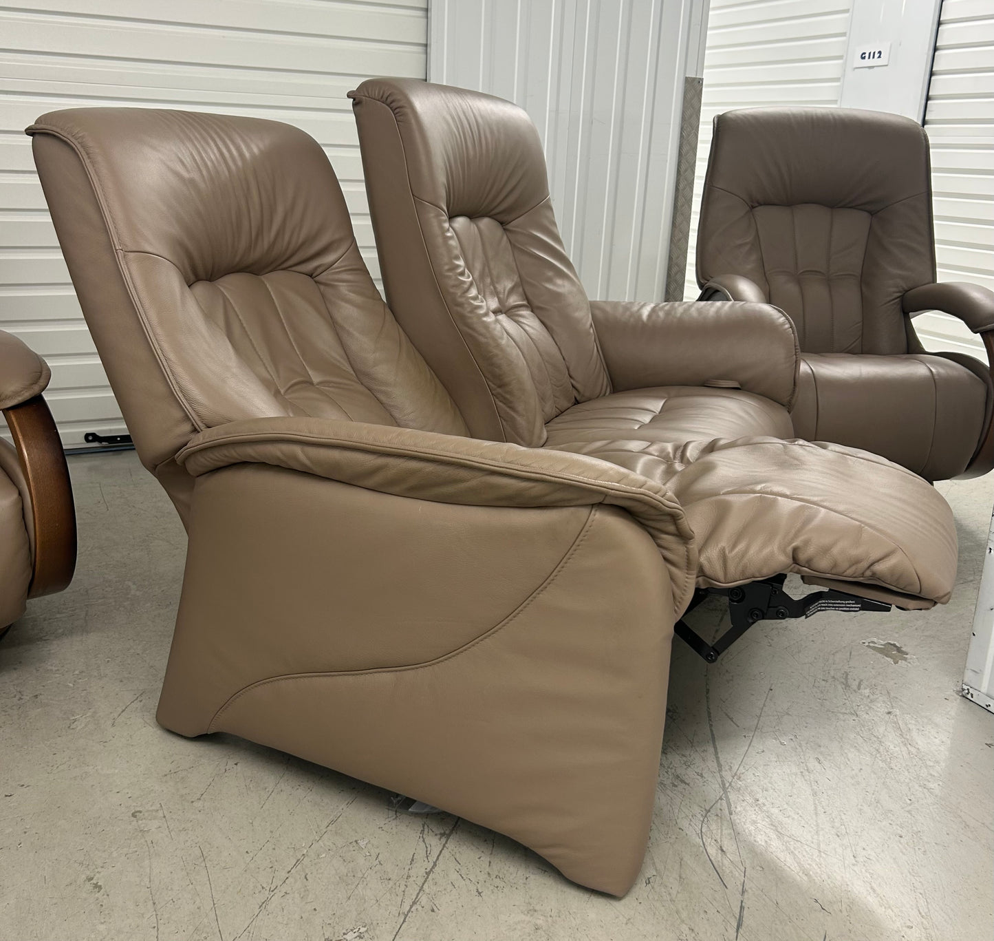 Himolla Leather Suite, 2 Mosel Recline & Swivel Chairs & Matching Recliner Sofa 2020 Pre-Loved