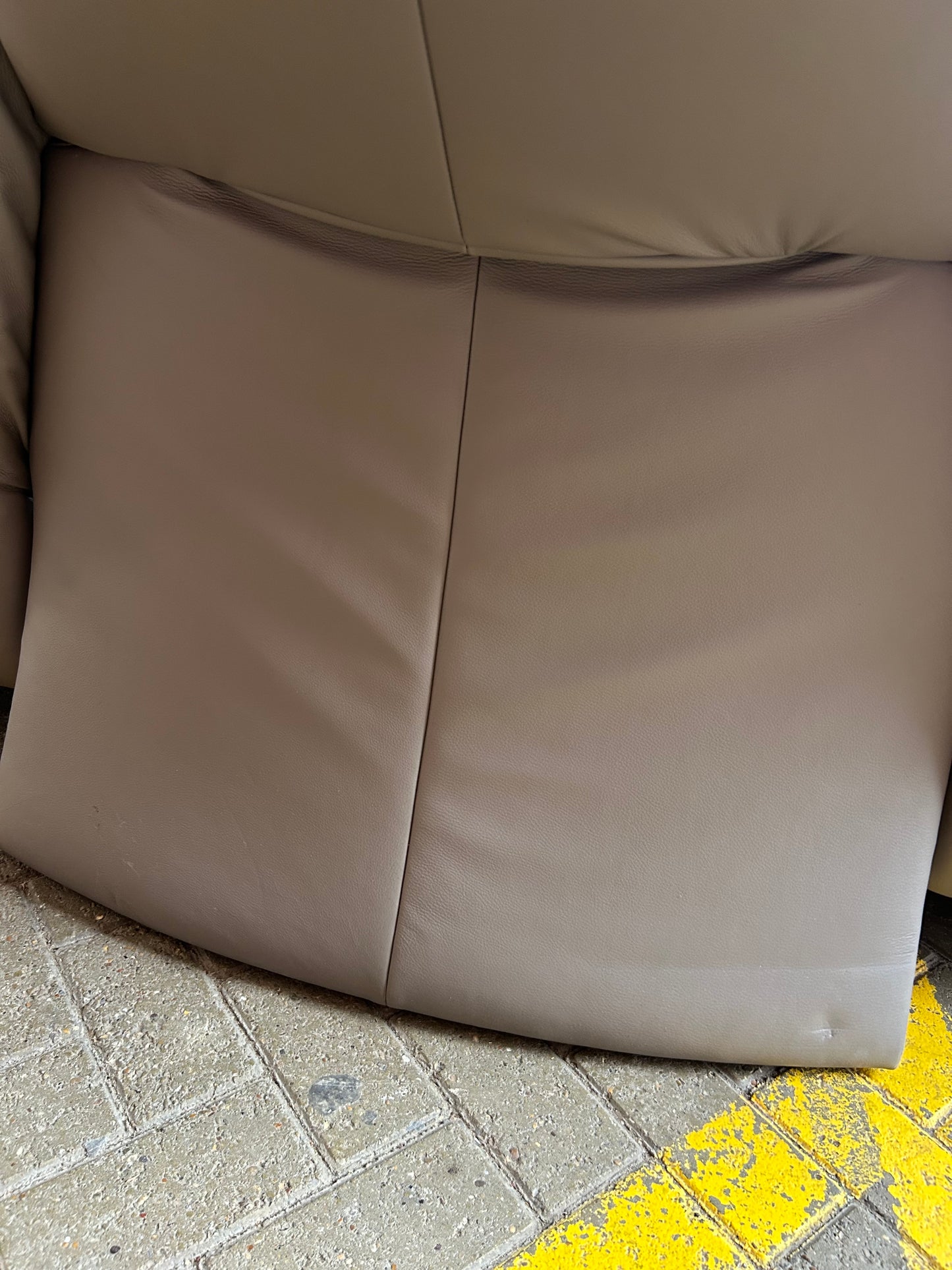 Himolla 3 Seater Curved Leather Recliner Sofa With Retractable Table Pre-Loved
