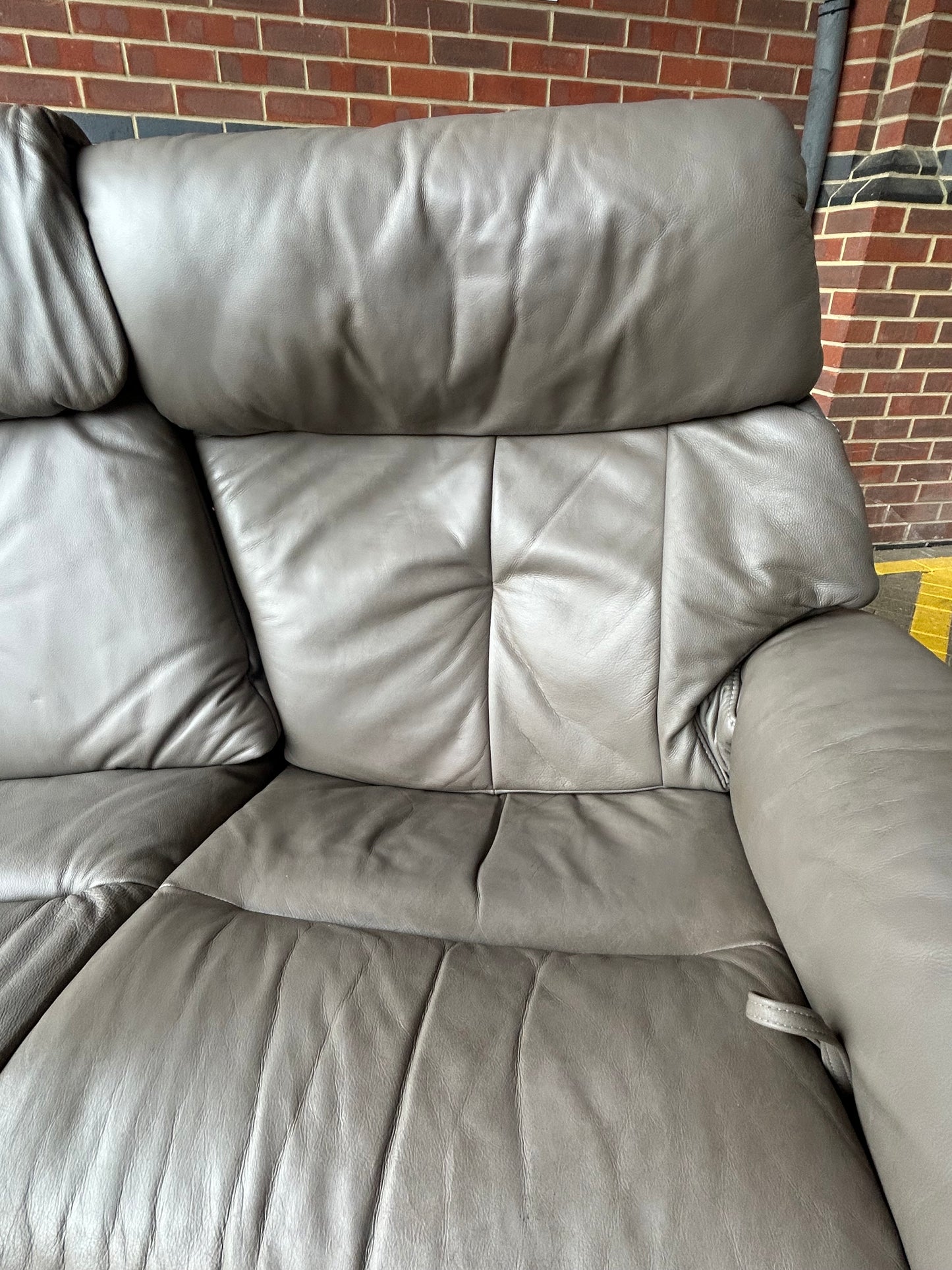 Himolla 3 Seater Curved Leather Recliner Sofa With Retractable Table Pre-Loved