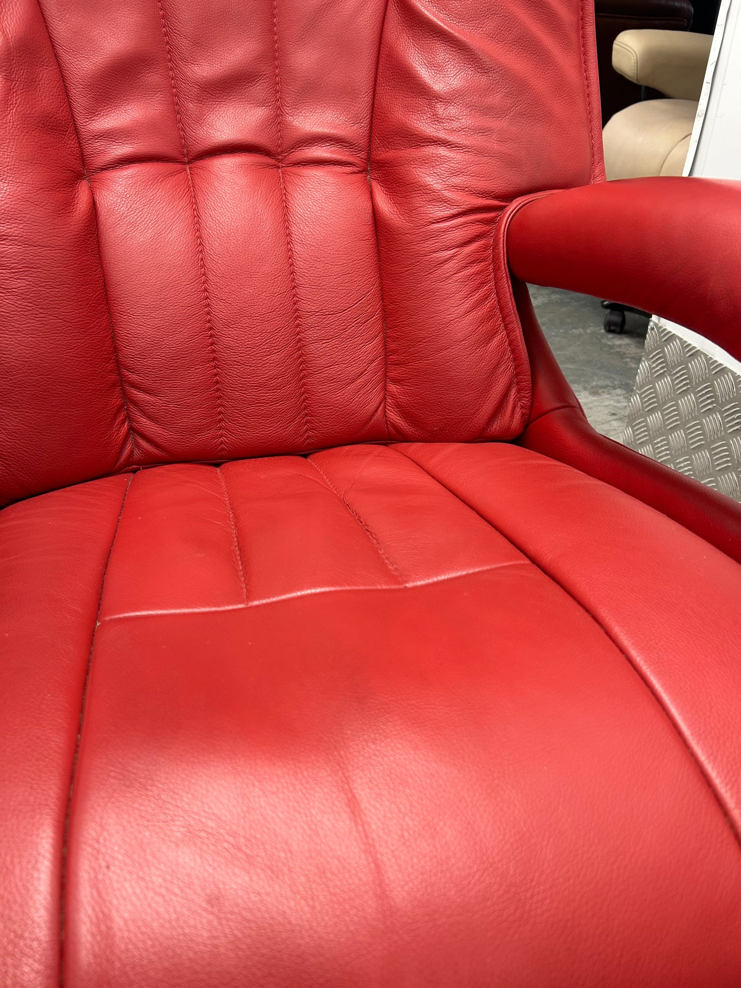 Himolla Mosel Midi Cherry Leather Recline & Swivel Chair Integrated Footrest Pre-Loved