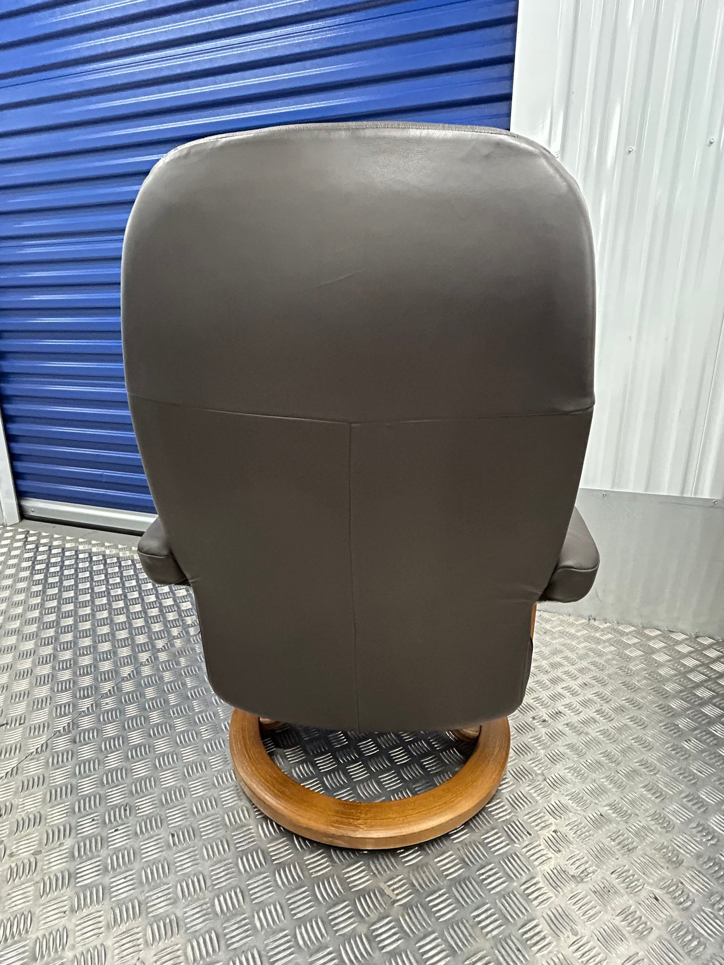 Ekornes Stressless Consul Recline & Swivel Brown Leather Chairs & Stool Pair Pre-Loved