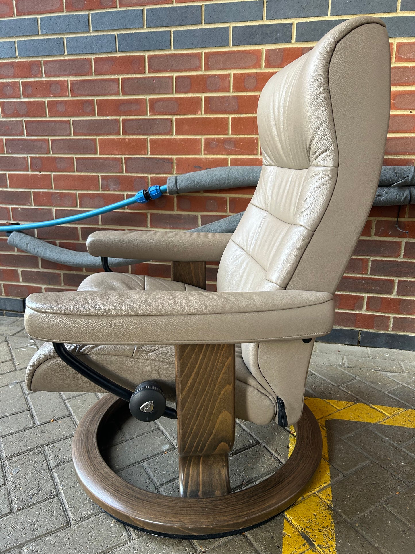 Ekornes Stressless Opal Recline & Swivel Mole Leather Chairs & Stool Pair Pre-Loved