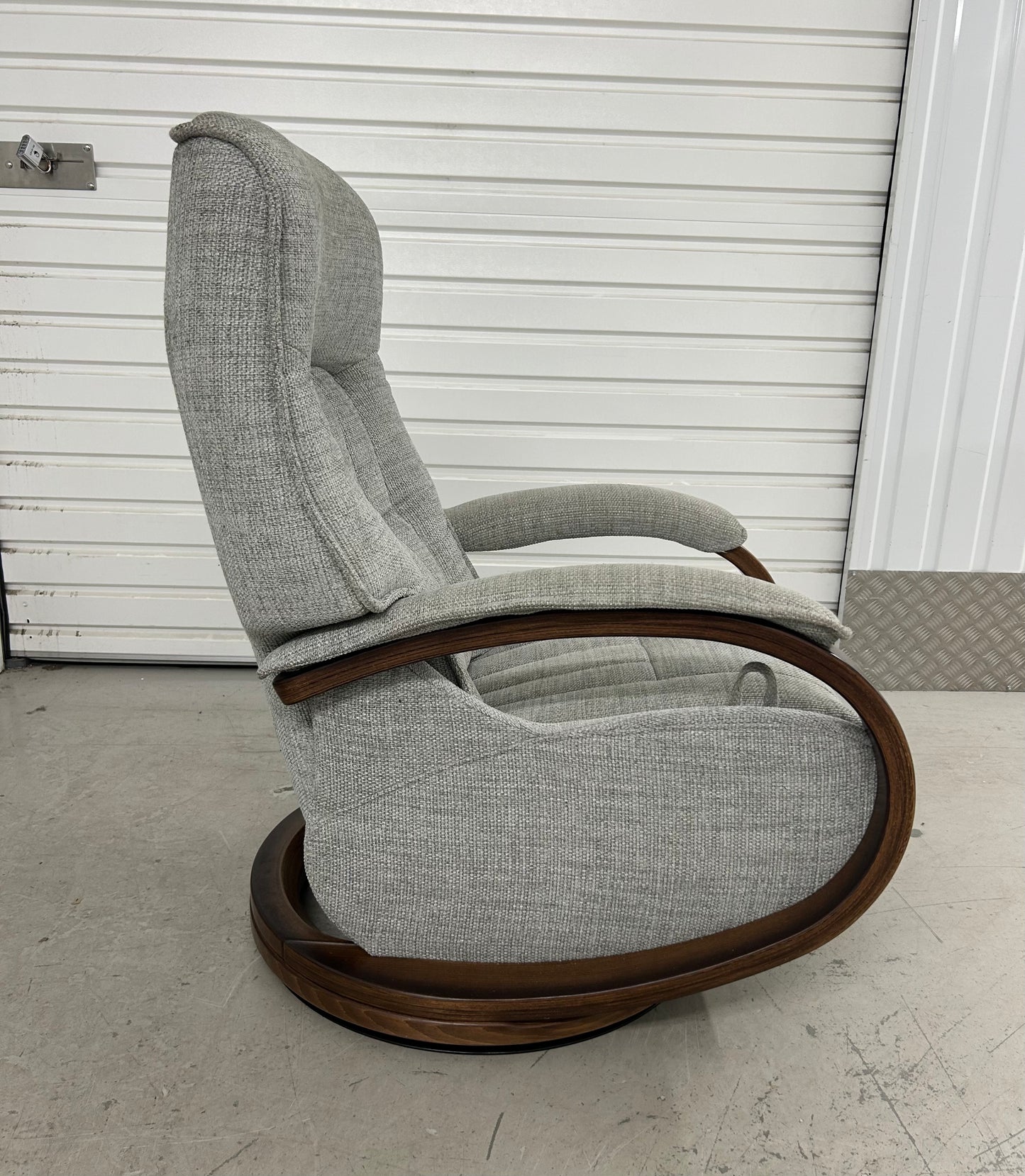 Himolla Mosel Maxi Fabric Recline & Swivel Chair Integrated Footrest Pre-Loved