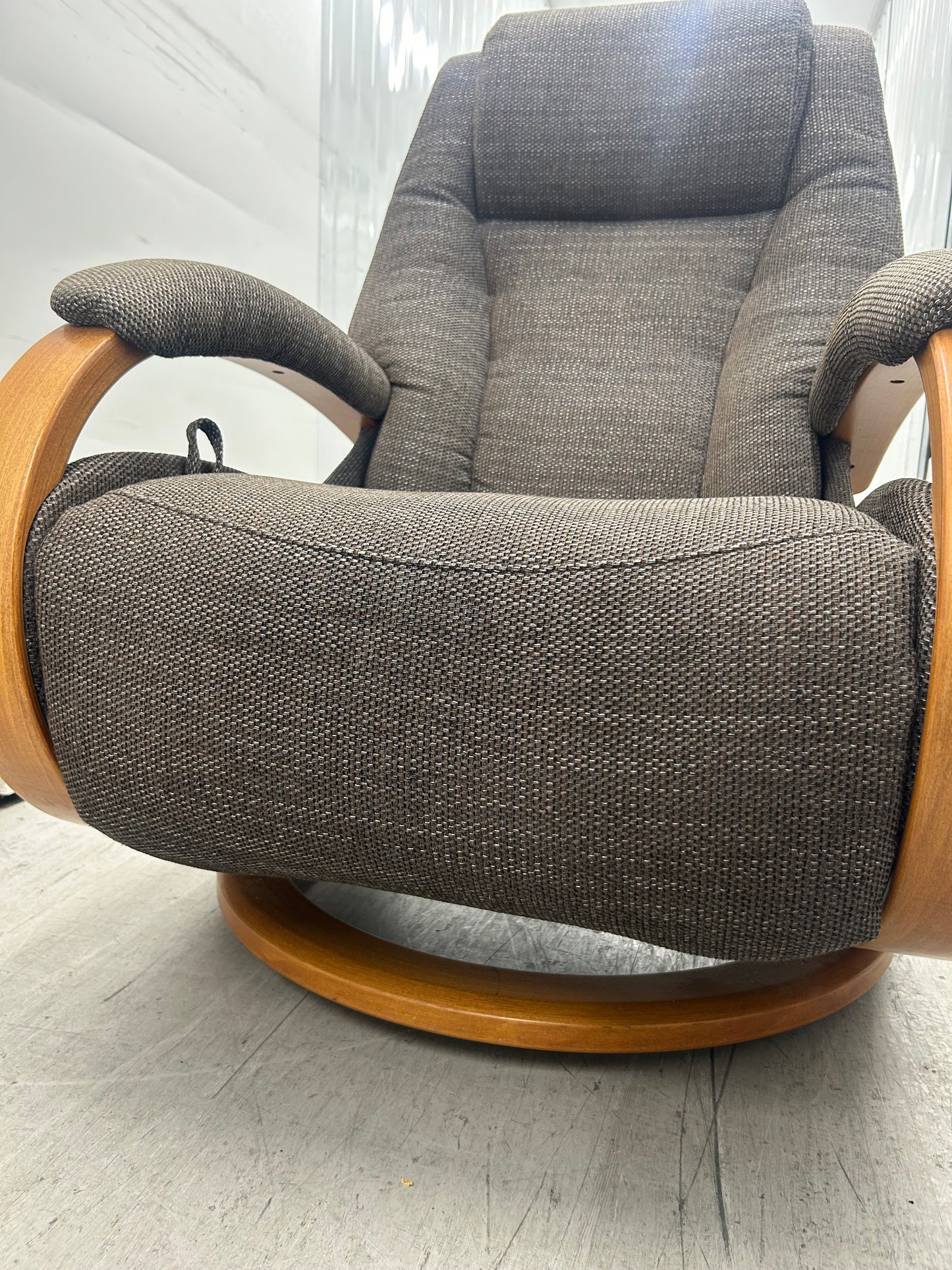 Himolla Mersey Maxi Fabric Recline & Swivel Chair Integrated Footrest 2019 Pre-Loved