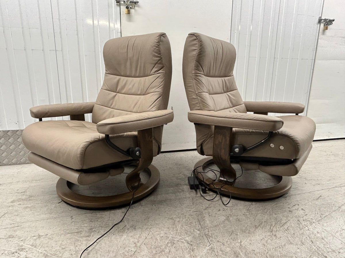 Ekornes Stressless Opal Large Size Mole Leather Power Recliners Pair Pre-Loved