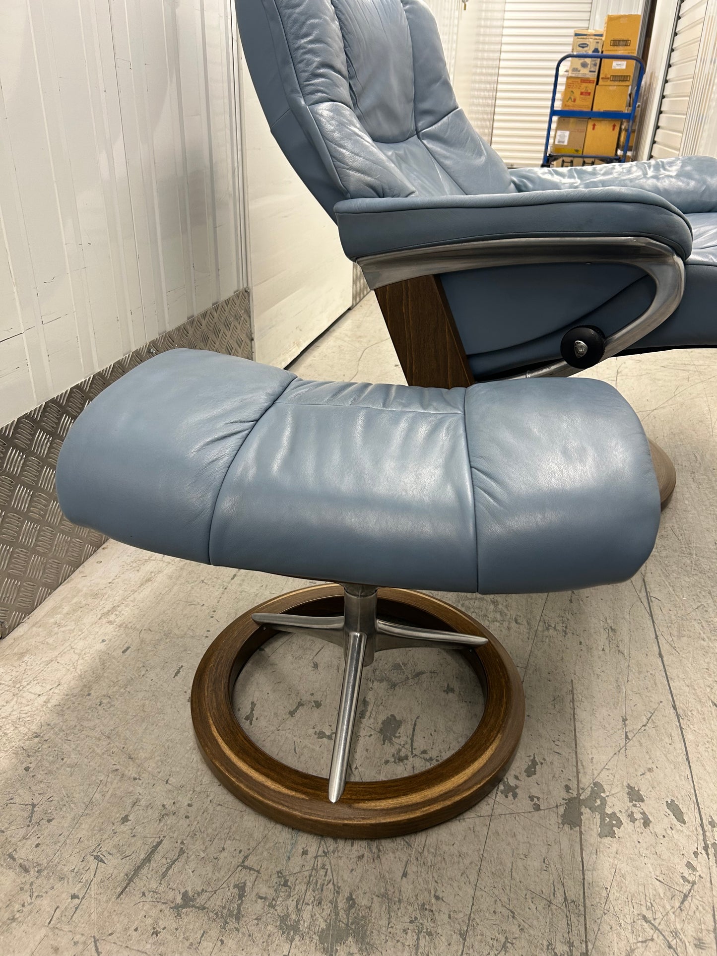 Ekornes Stressless Signature Mayfair Blue Leather Recliner Chair & Stool Large Pre-Loved