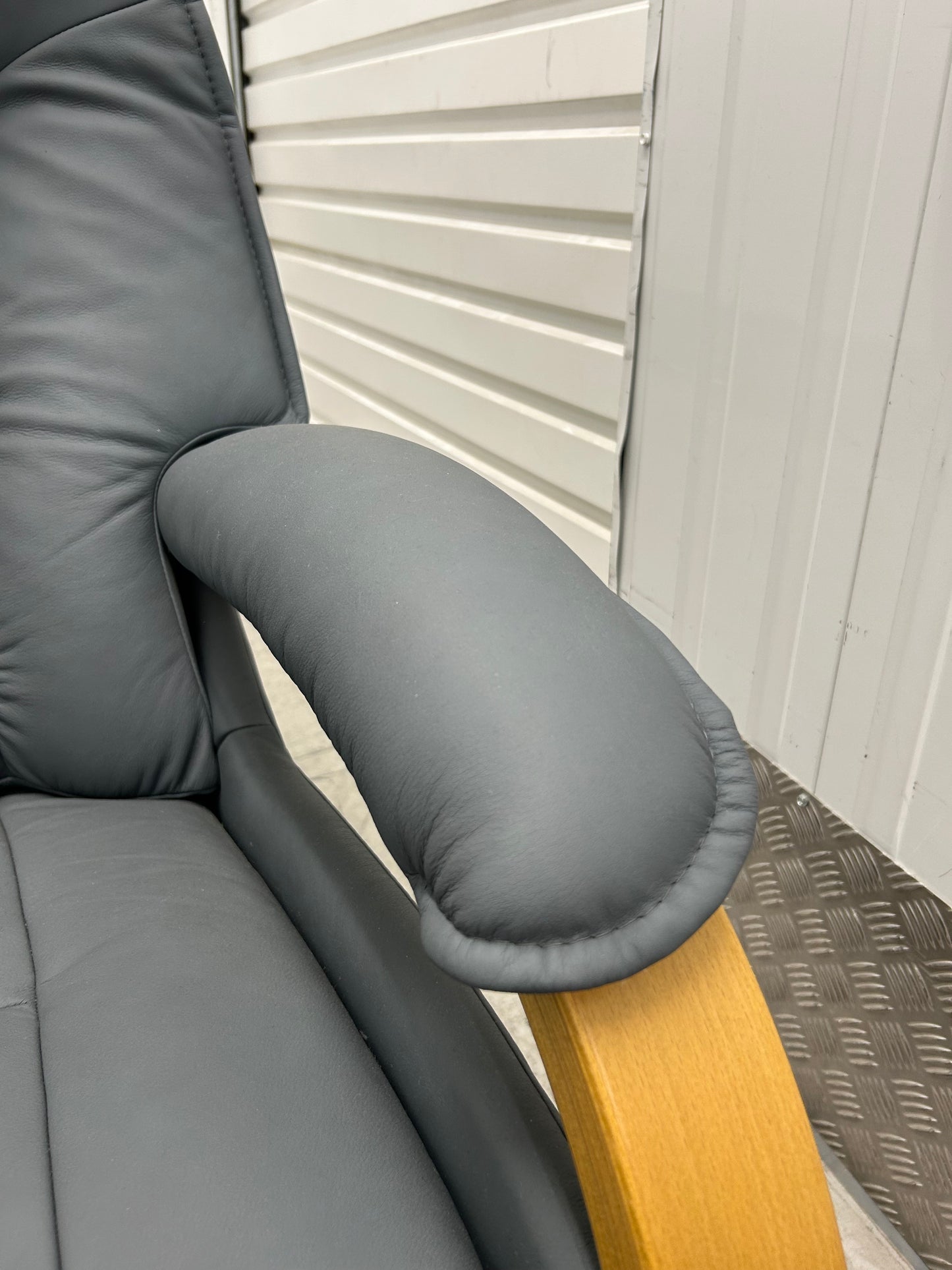 Himolla Mosel Maxi Aqua Leather Power Recline & Swivel Chair Integrated Footrest New