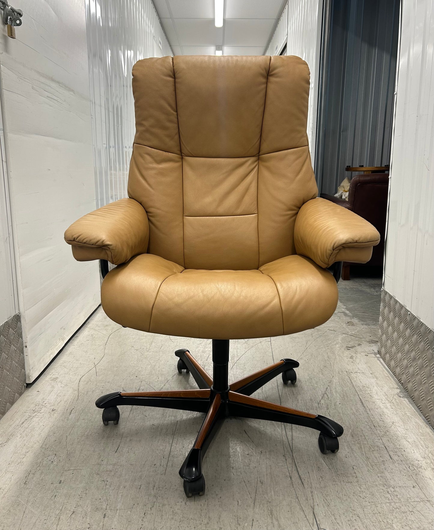 Ekornes Stressless Mayfair Recliner Taupe Leather Office Desk Chair Pre-Loved
