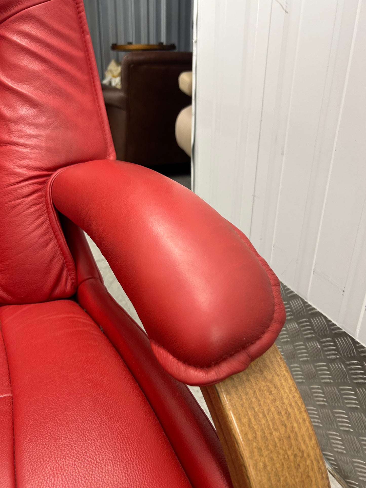 Himolla Mosel Midi Cherry Leather Recline & Swivel Chair Integrated Footrest Pre-Loved