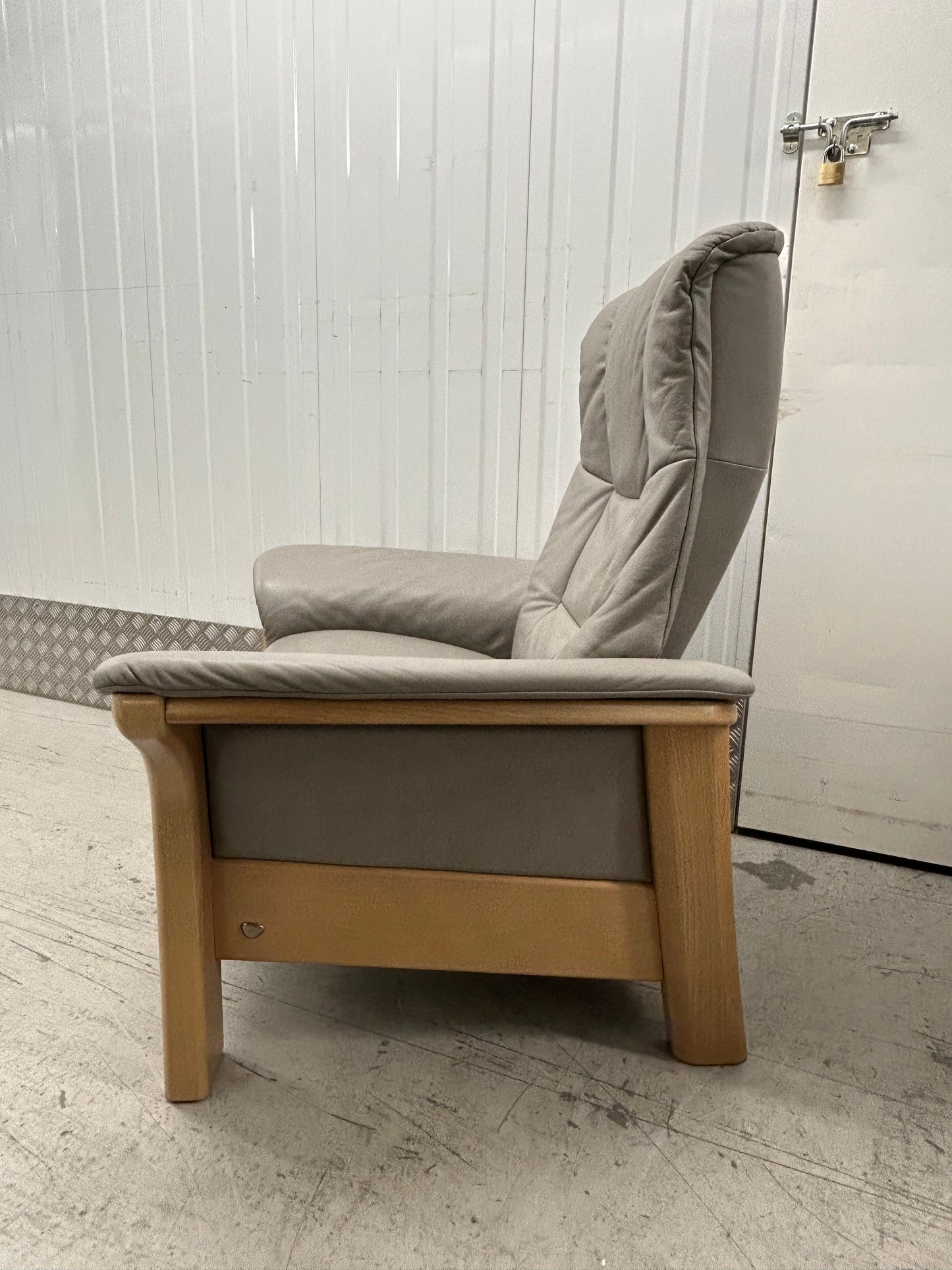 Ekornes Stressless Windsor Recliner Armchairs & Footstools Silver Grey Pair 2023 Pre-Loved