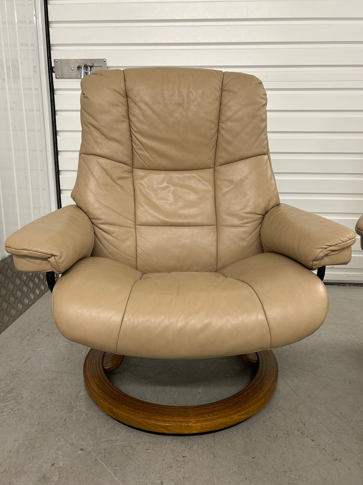 Ekornes Stressless Large Mayfair Recline/Swivel Sand Leather Armchairs & Stools Pre-Loved