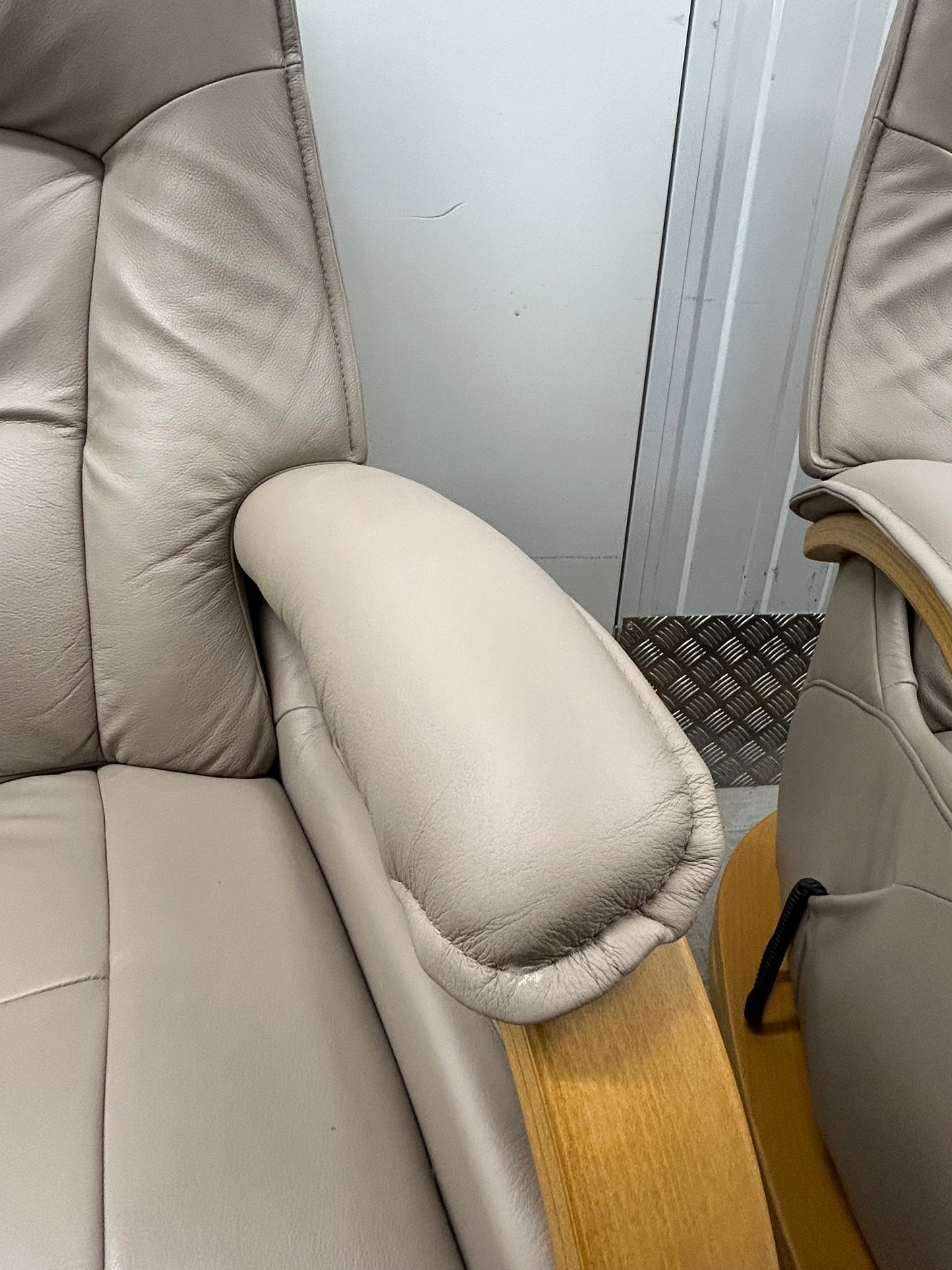 Himolla Mosel  Power Fels Leather Recline & Swivel Chairs Integrated Footrests Pre-Loved