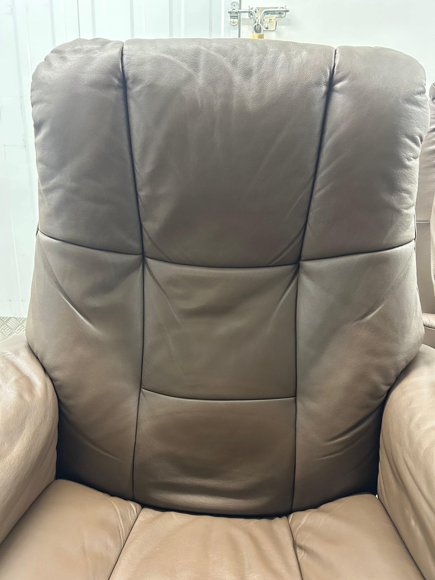 Ekornes Stressless Signature Mayfair Chestnut Leather Recliners Medium Pair Pre-Loved
