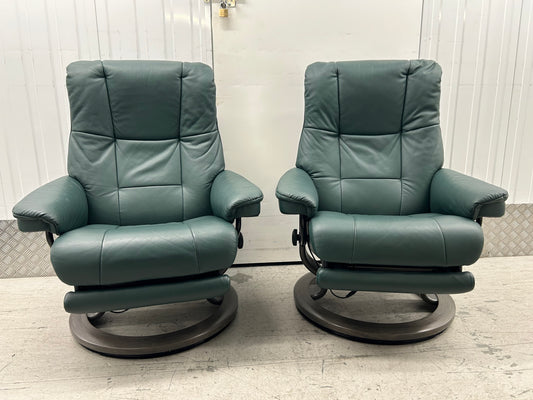 Ekornes Stressless Mayfair Medium Size Green Leather Power Recliners Pair Pre-Loved