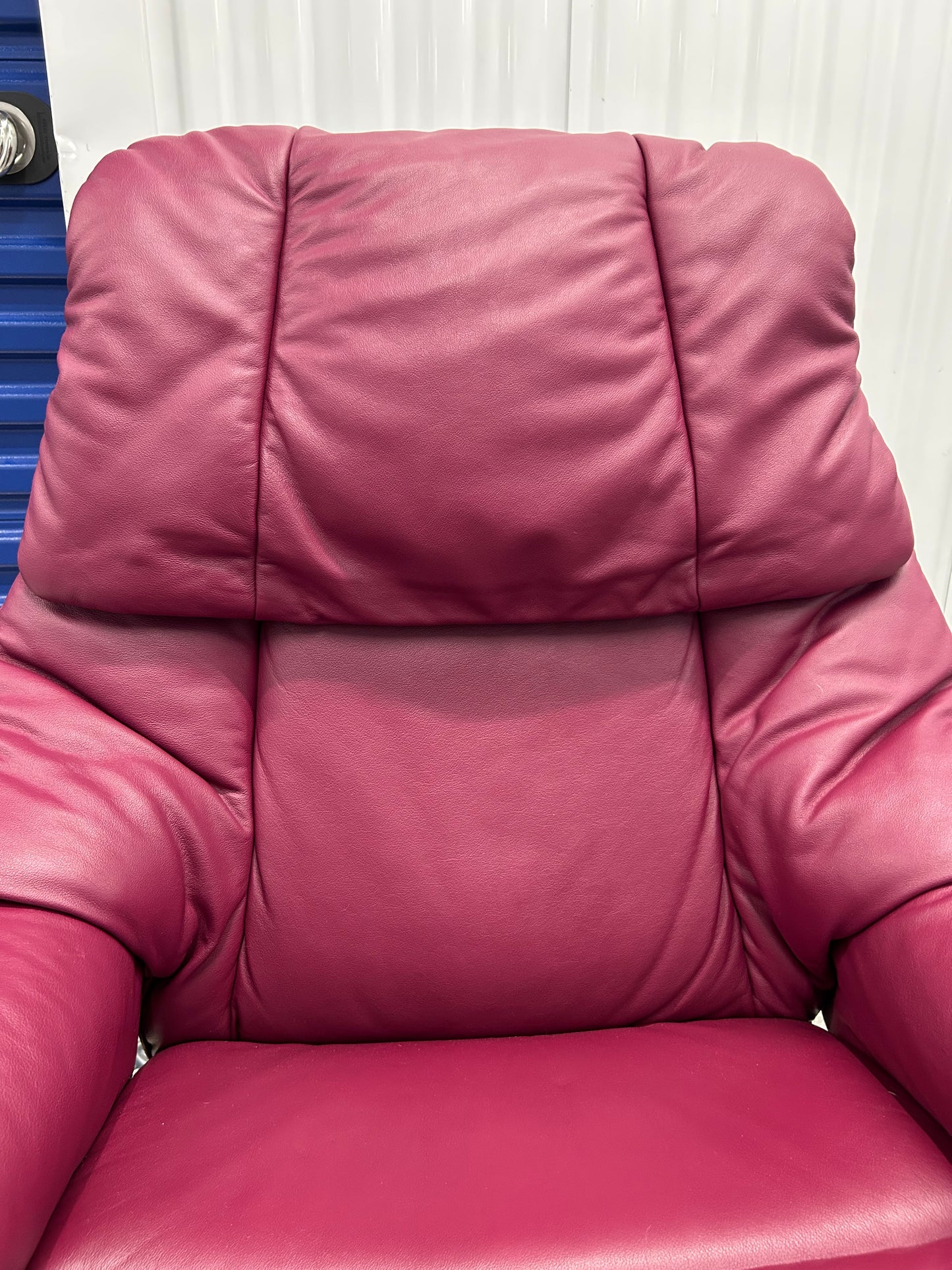 Ekornes Stressless Reno Medium Size Leather Power Recliner Armchair Pre-Loved