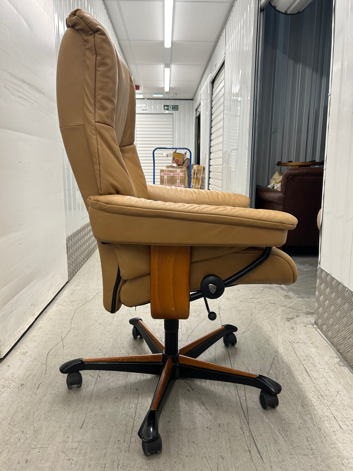 Ekornes Stressless Mayfair Recliner Taupe Leather Office Desk Chair Pre-Loved