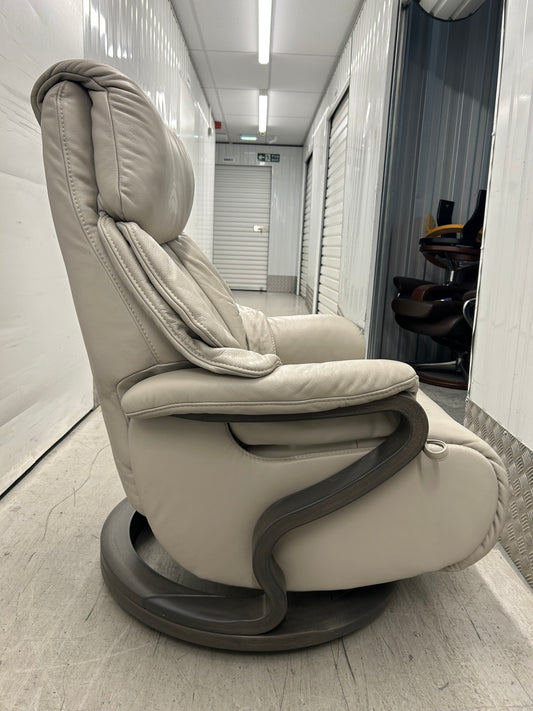 Himolla Chester Leather Recliner Armchair With Integrated Footrest Large Size Pre-Loved