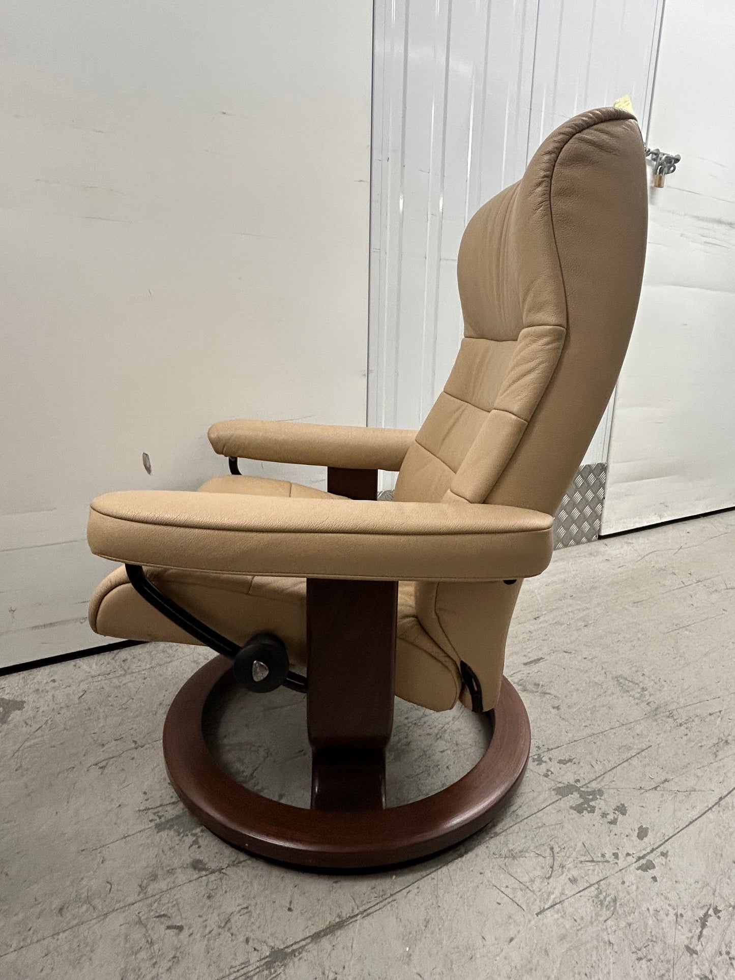 Ekornes Stressless Recline & Swivel Leather Chairs & Stool Pair Pre-Loved