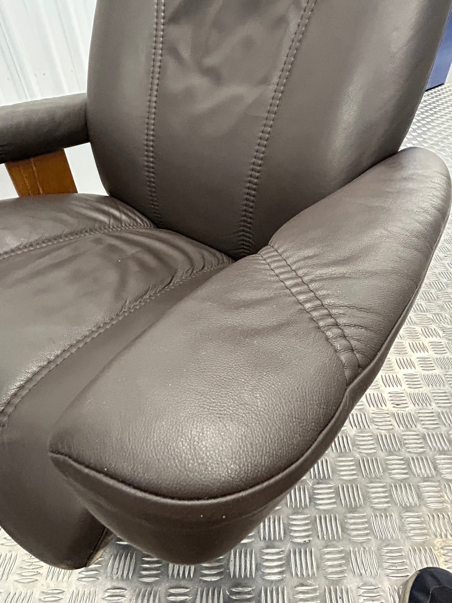 Ekornes Stressless Consul Recline & Swivel Brown Leather Chairs & Stool Pair Pre-Loved