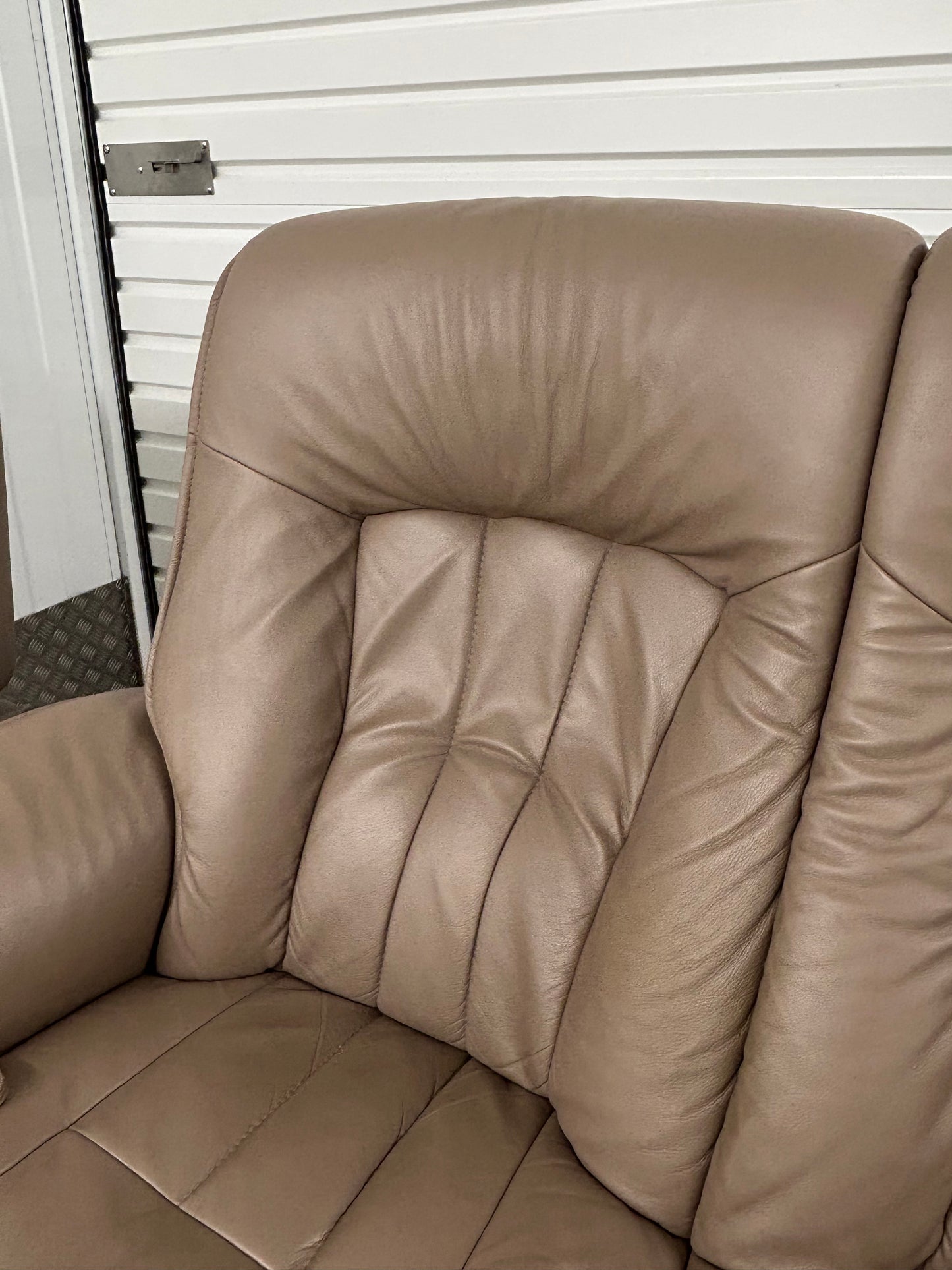 Himolla Leather Suite, 2 Mosel Recline & Swivel Chairs & Matching Recliner Sofa 2020 Pre-Loved