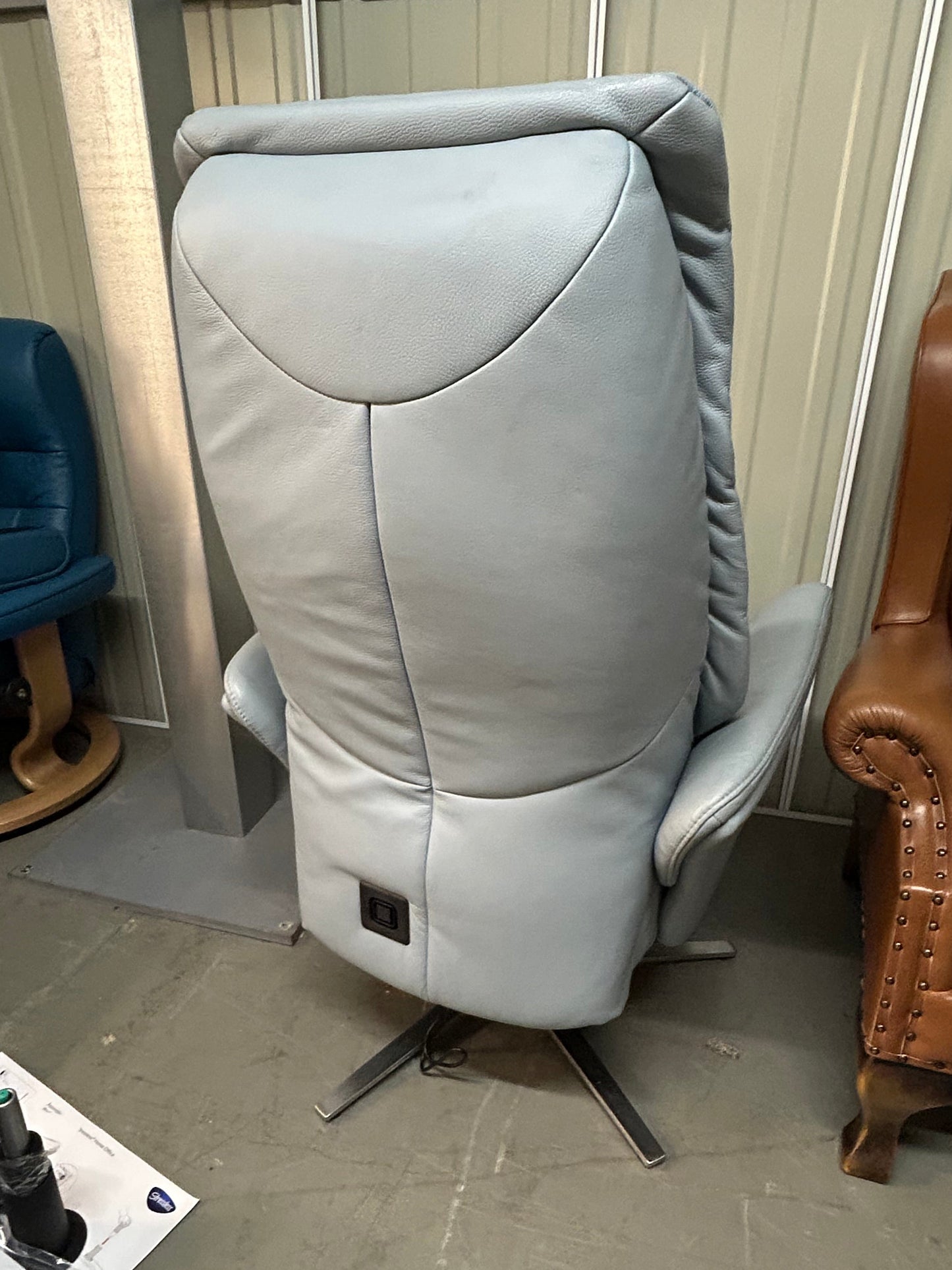 Himolla Stratus Leather Power Recliner Chair With Integrated Footrest Large Pre-Loved