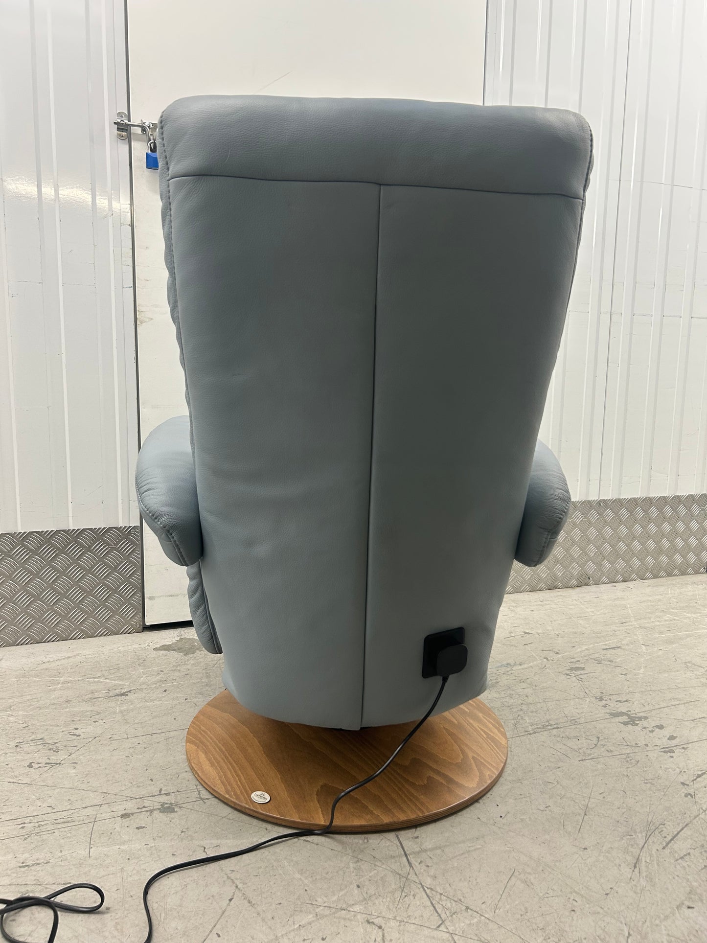 Himolla Sinatra Leather Power Recliner Lift & Rise With Integrated Footrest 2018 Pre-Loved