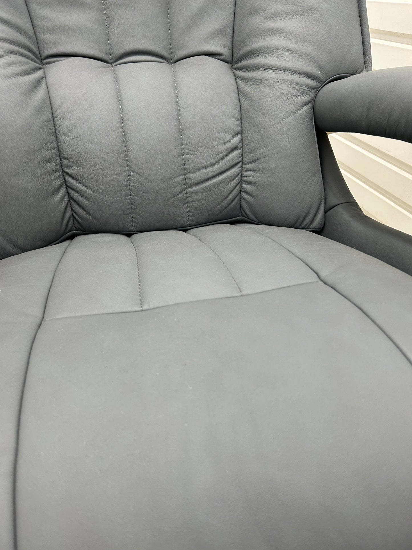 Himolla Mosel Maxi Aqua Leather Power Recline & Swivel Chair Integrated Footrest New