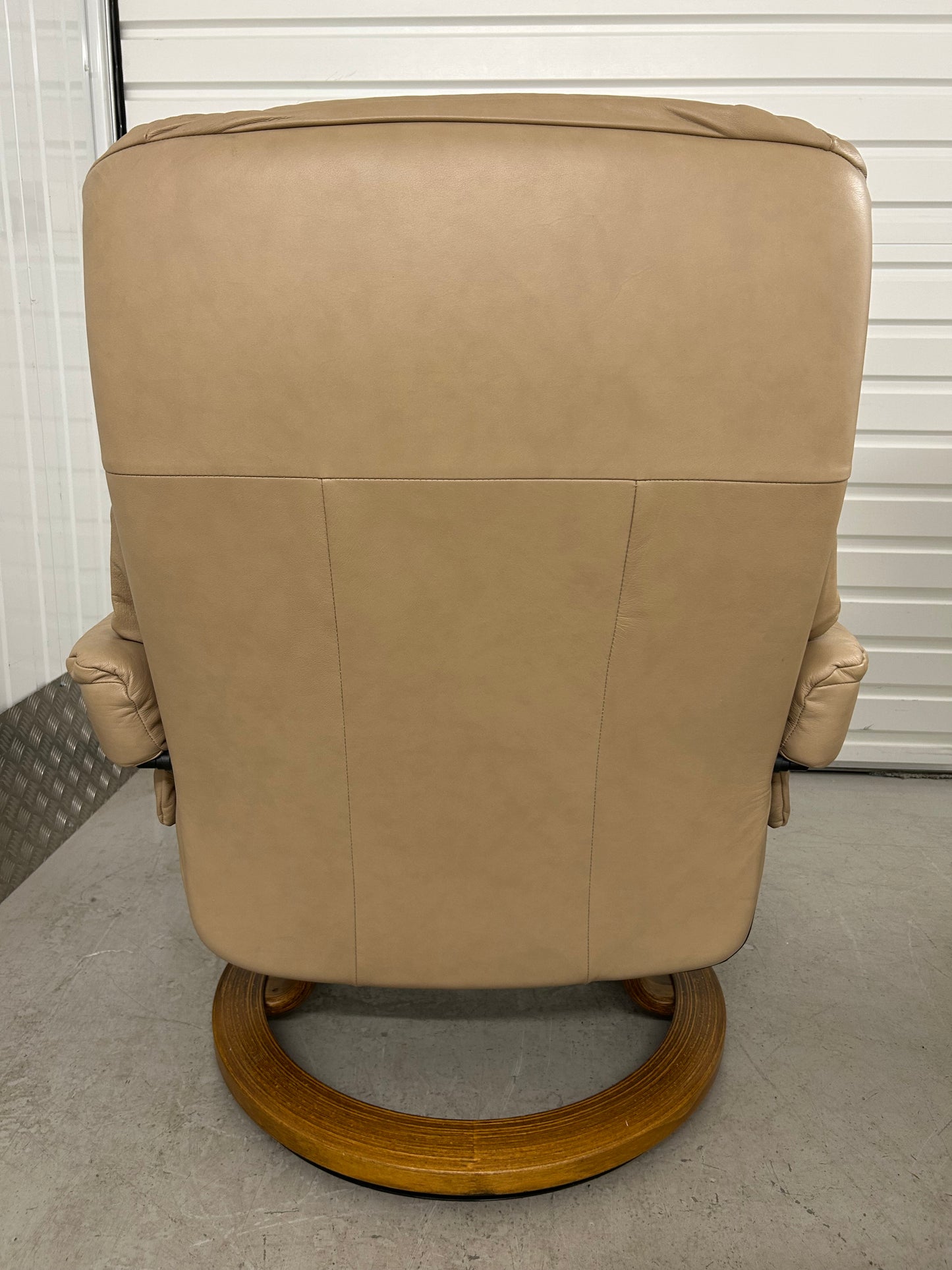 Ekornes Stressless Large Mayfair Recline/Swivel Sand Leather Armchairs & Stools Pre-Loved