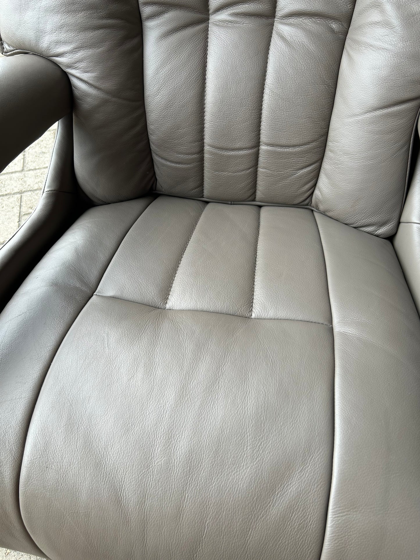 Himolla Mosel Maxi Leather Power Recline & Swivel Chair Integrated Footrest Pre-Loved