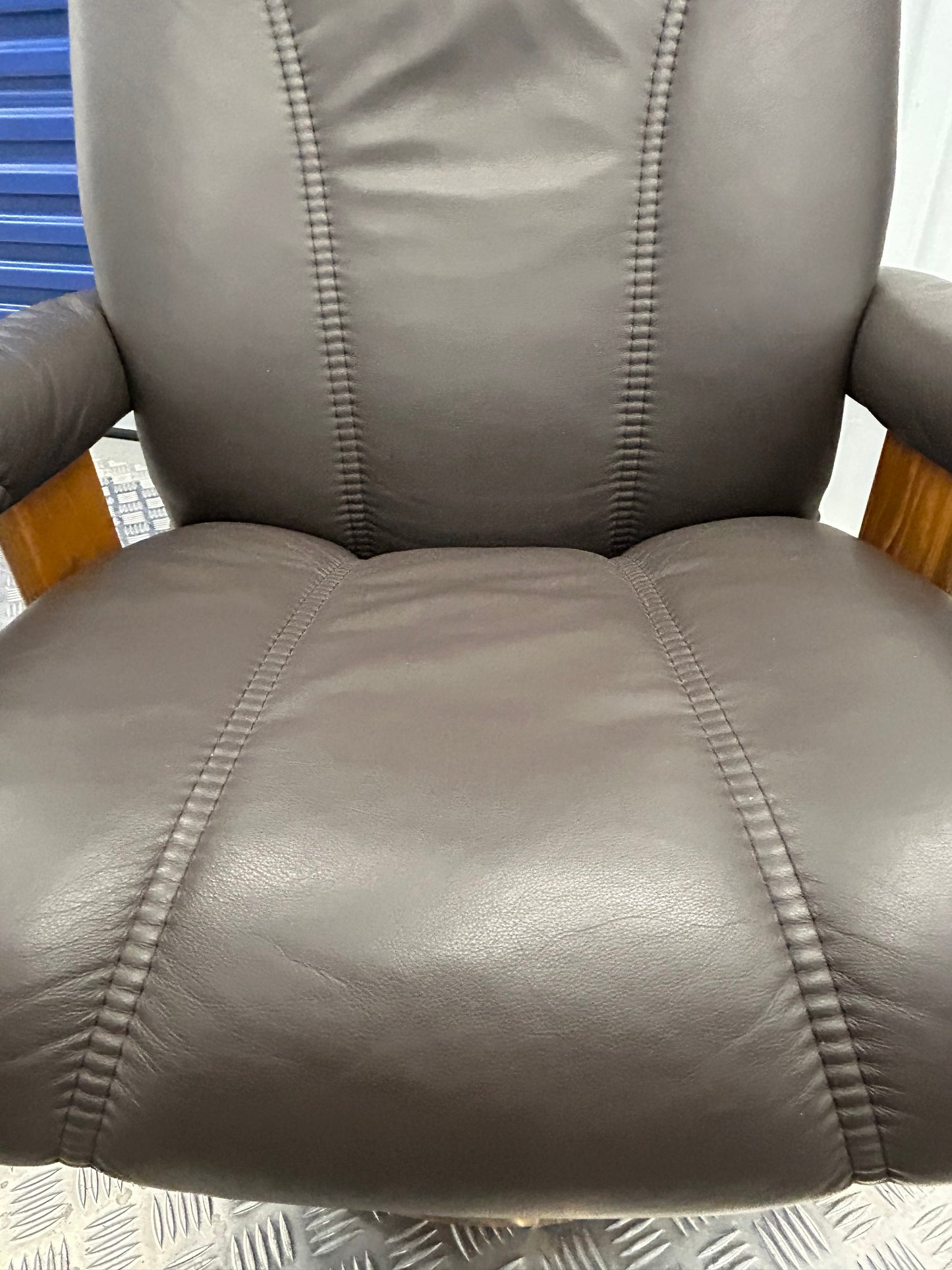Ekornes Stressless Consul Recline & Swivel Brown Leather Chairs & Stool Pair Pre-Loved